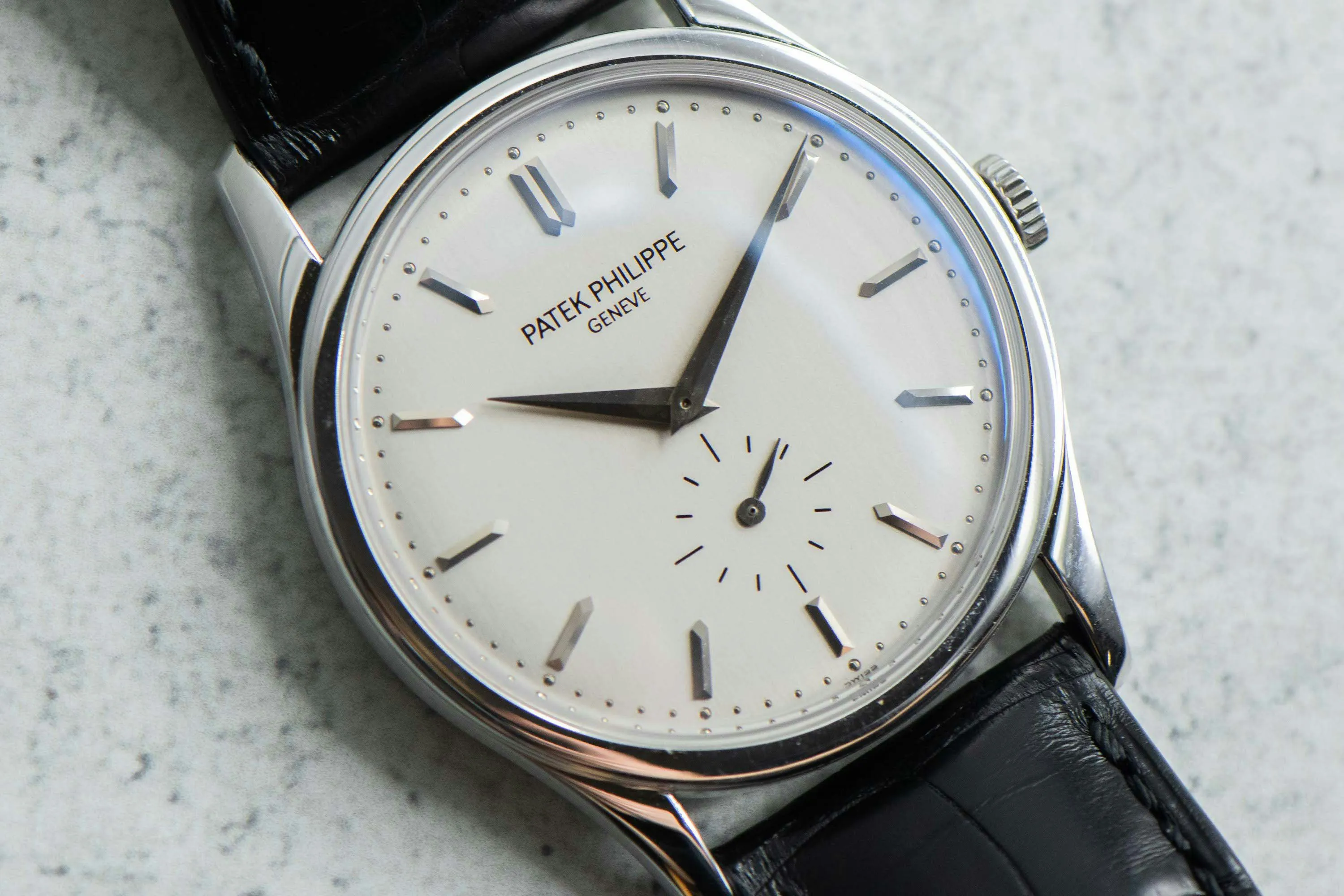 Patek Philippe Calatrava 5196 37mm White gold Silver 3