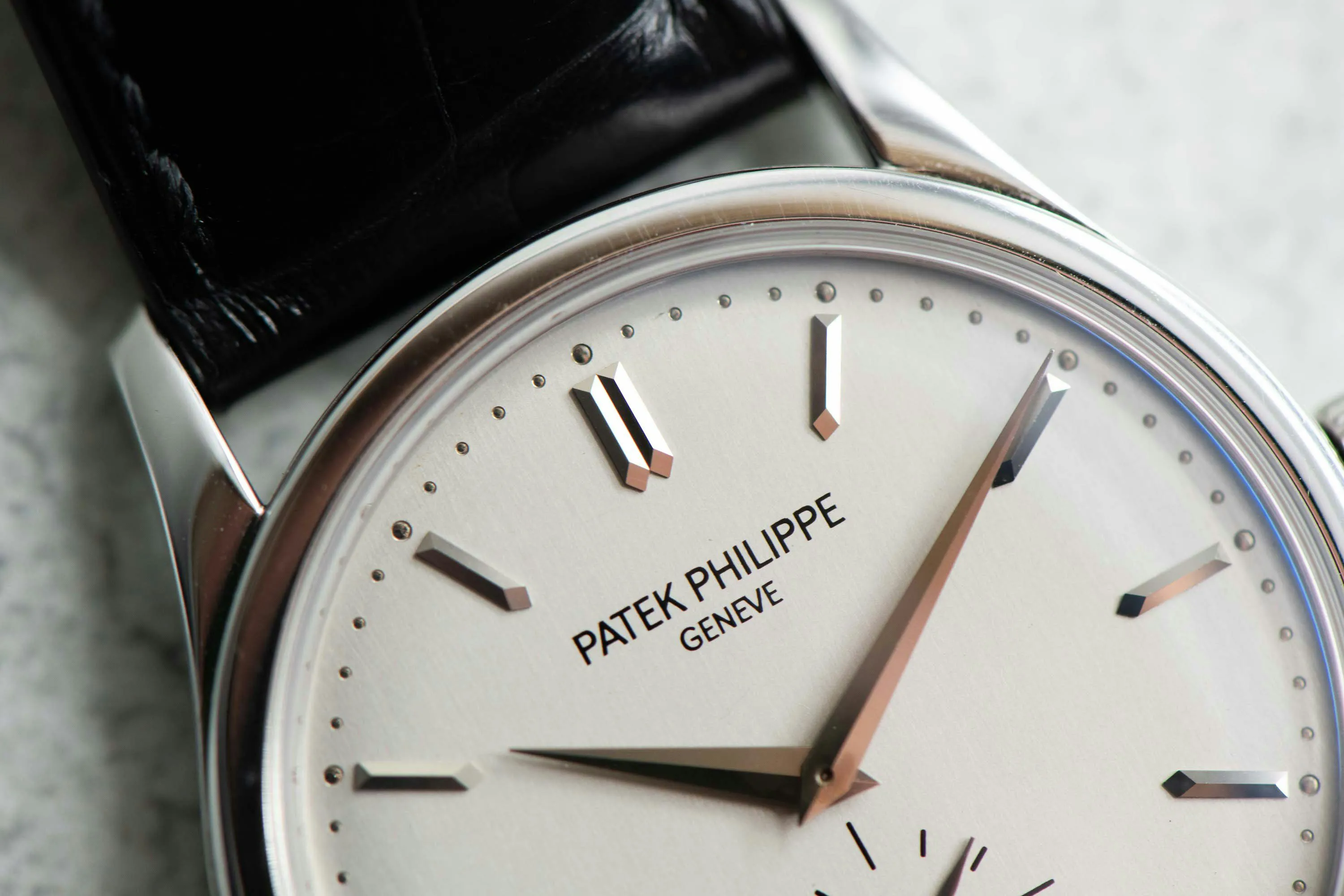 Patek Philippe Calatrava 5196 37mm White gold Silver 7