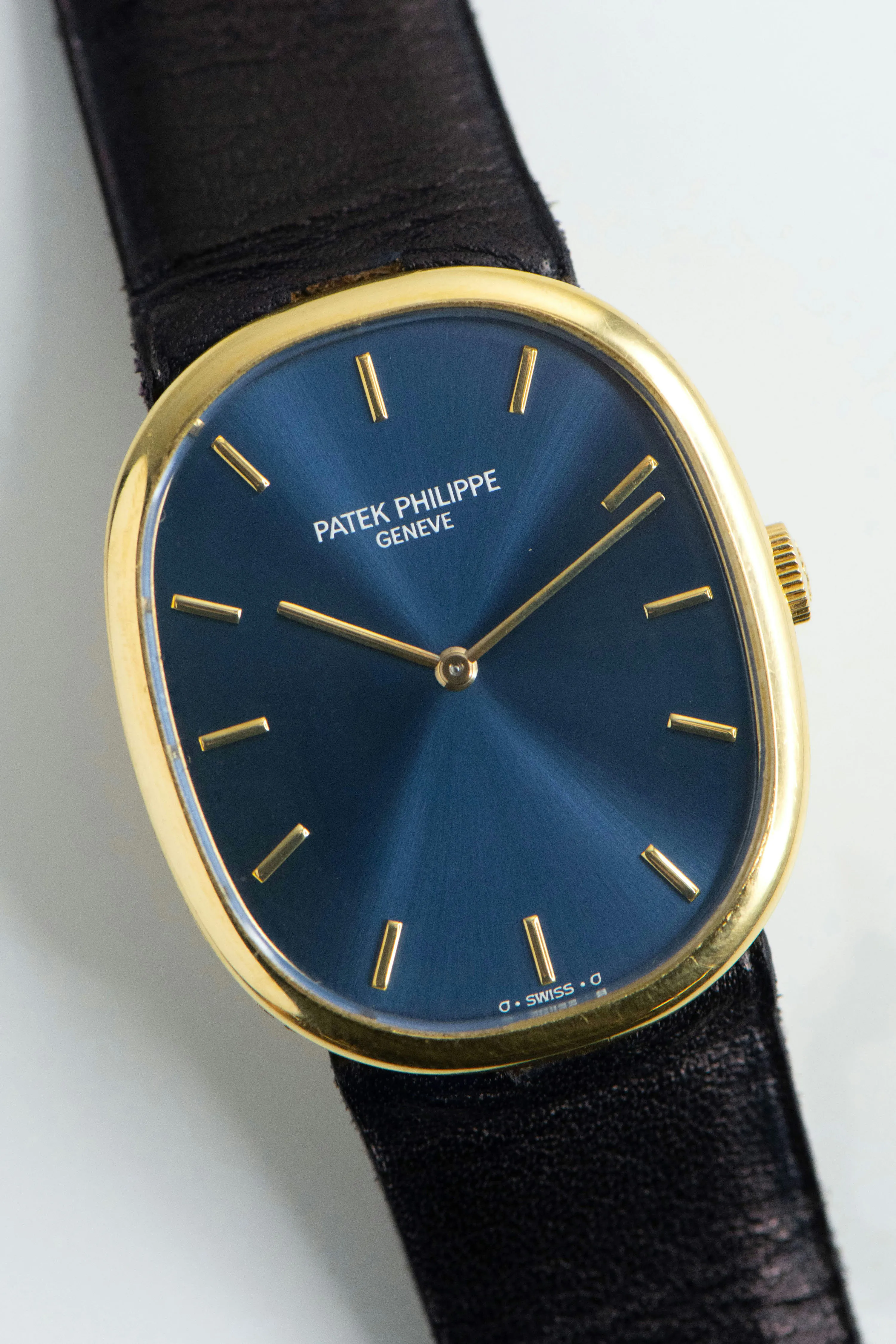 Patek Philippe Golden Ellipse 3848 32mm Yellow gold Blue 5