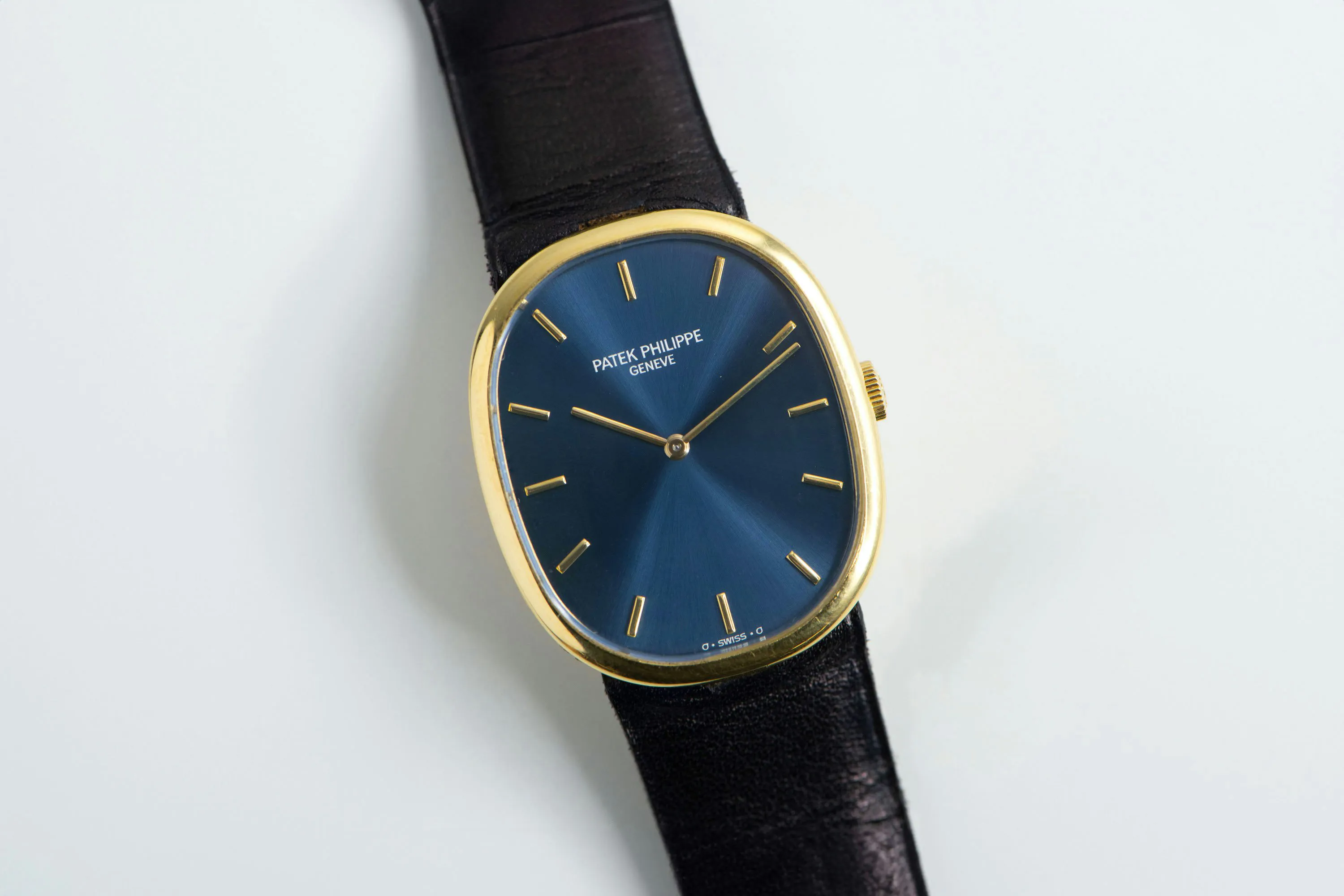 Patek Philippe Golden Ellipse 3848 32mm Yellow gold Blue 17