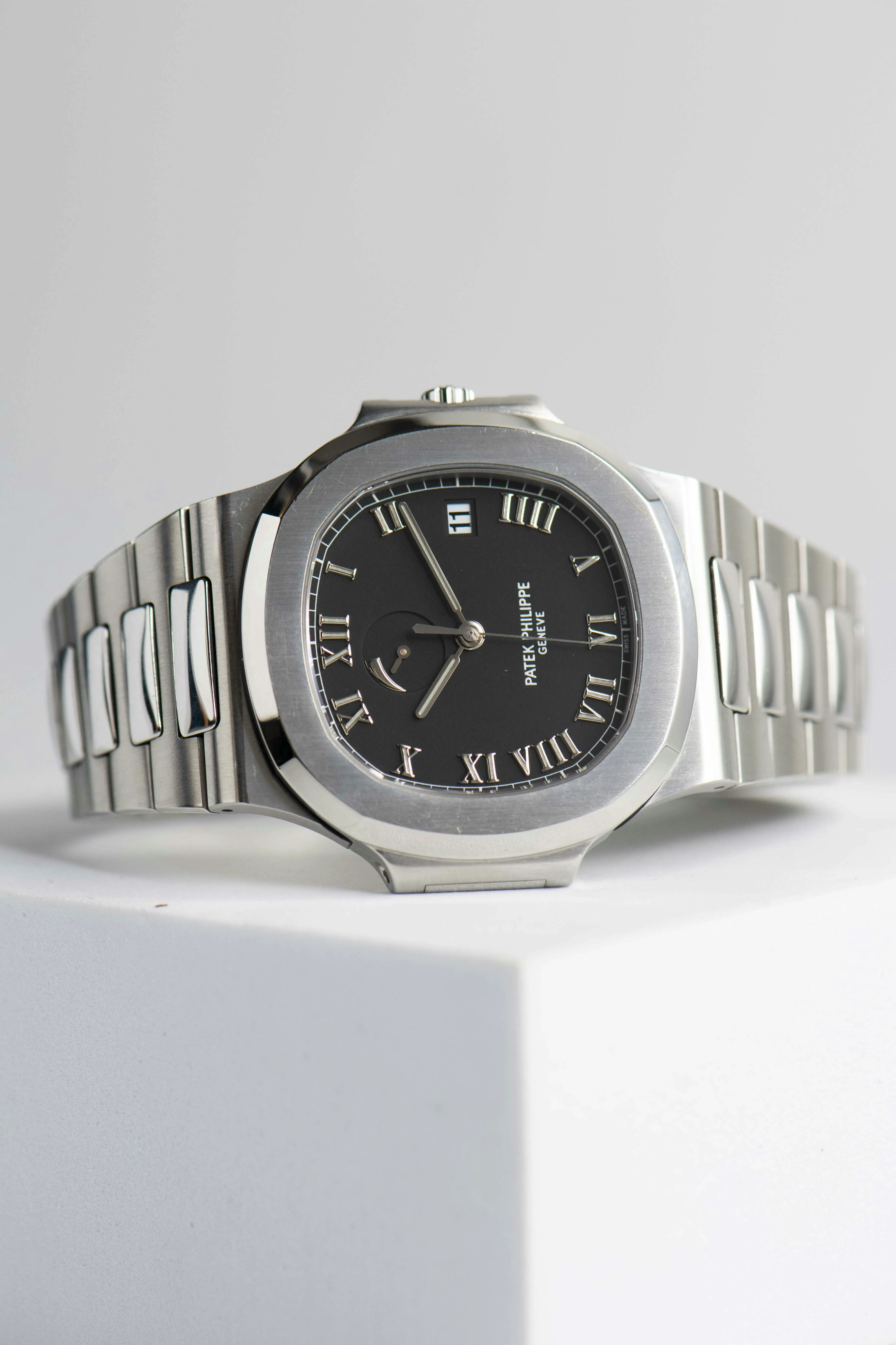 Patek Philippe Nautilus 3710/1A 42mm Stainless steel Black 6