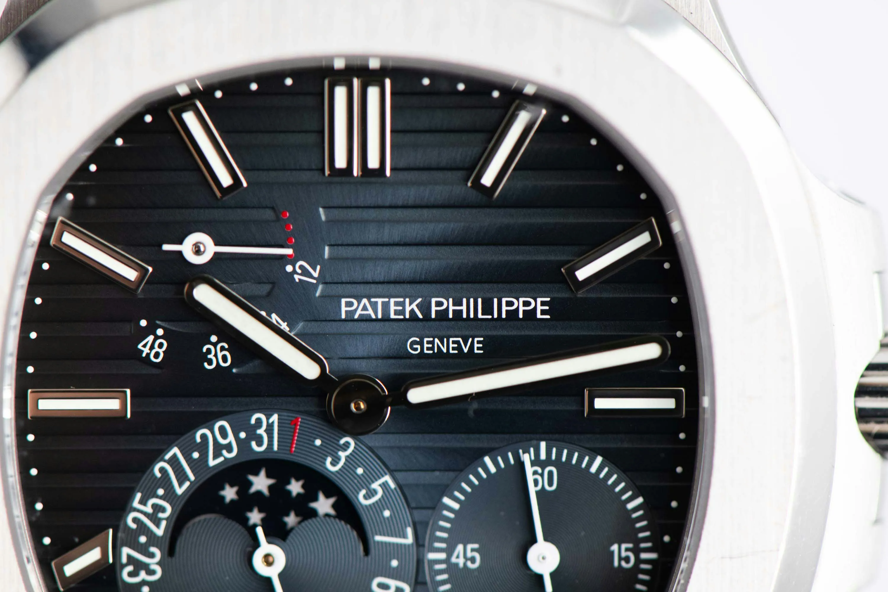 Patek Philippe Nautilus 5712/1A 40mm Stainless steel Blue 6