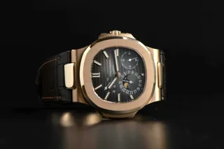 Patek Philippe Nautilus 5712R Rose gold Gray