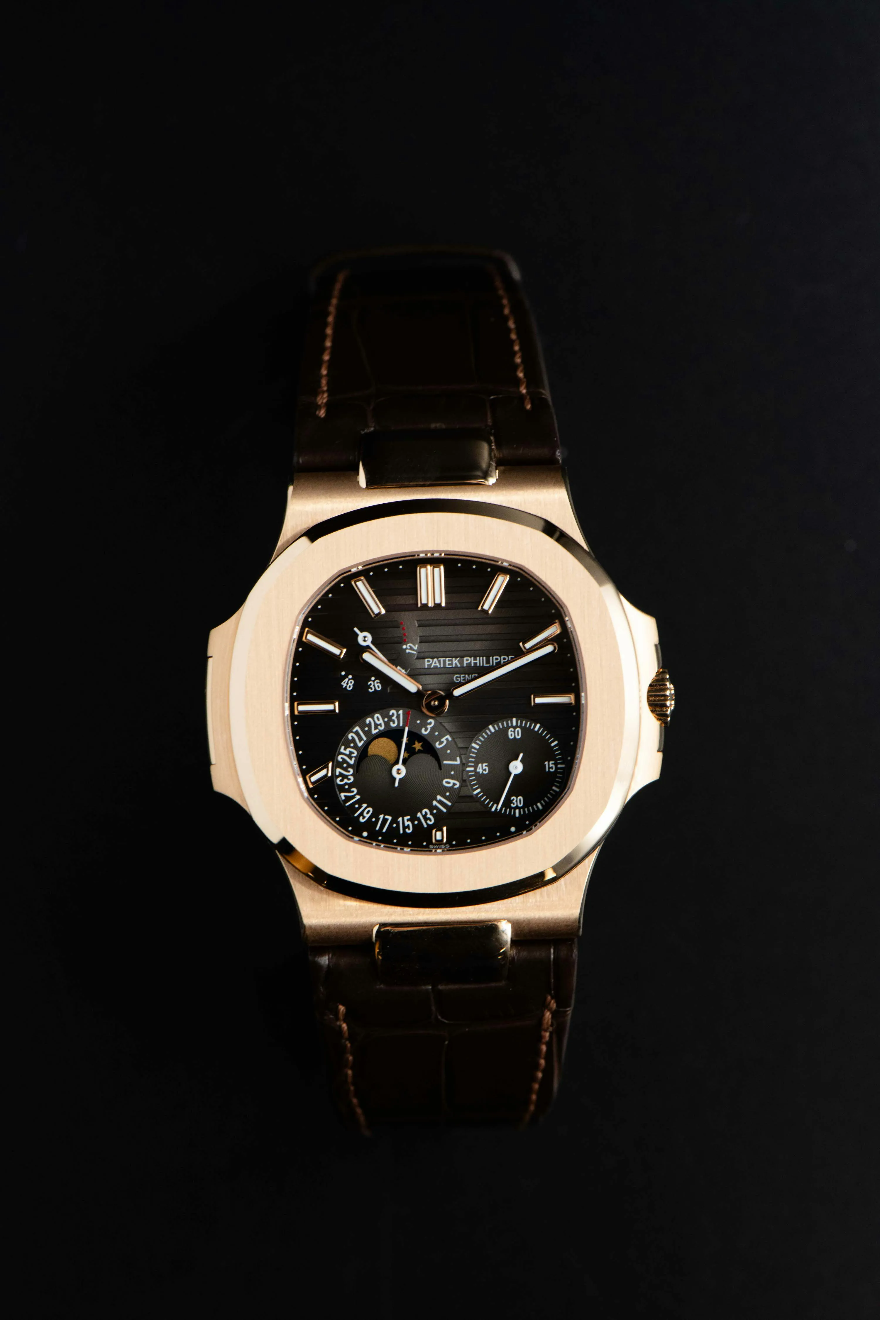 Patek Philippe Nautilus 5712R 40mm Rose gold Grey 10