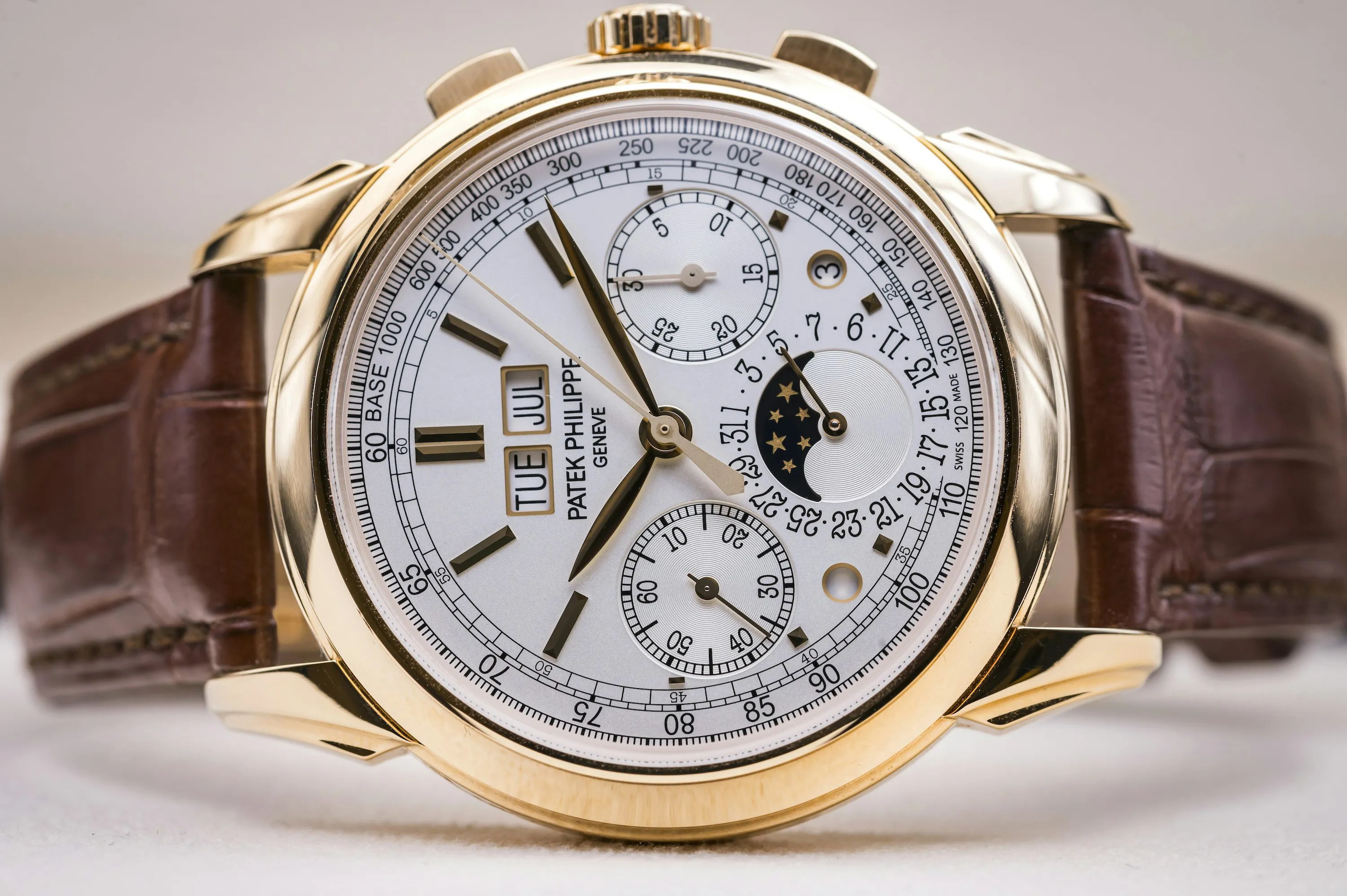 Patek Philippe Perpetual Calendar Chronograph 5270J 41mm Yellow gold Silver 1