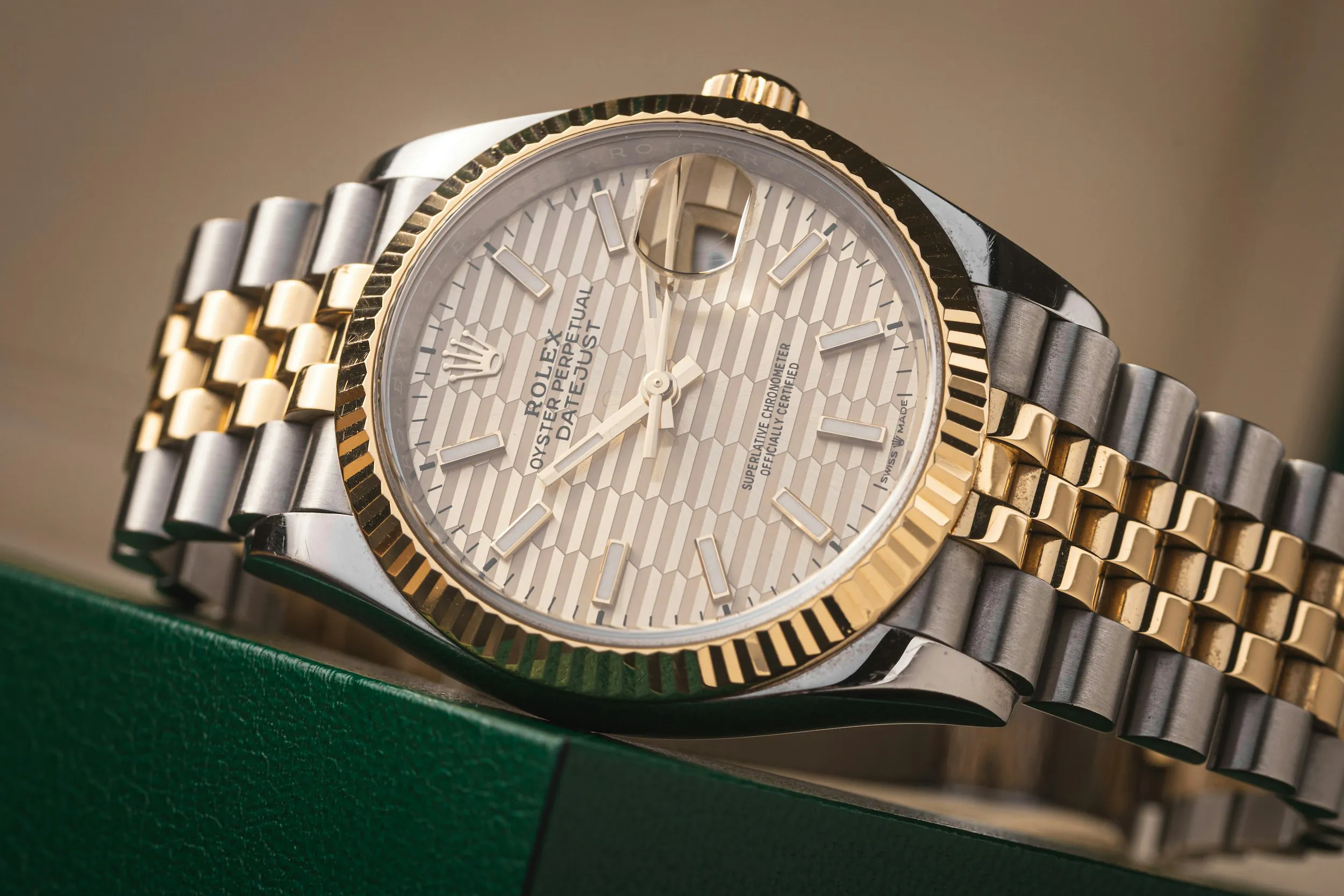 Rolex Datejust 36 126233 36mm Yellow gold and Stainless steel Champagne