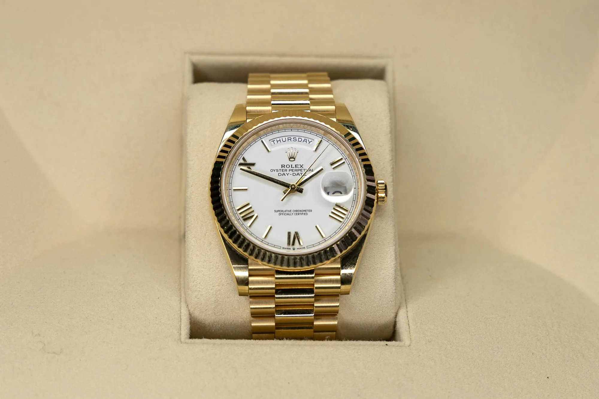 Rolex Day-Date 40 228238 40mm Yellow gold White