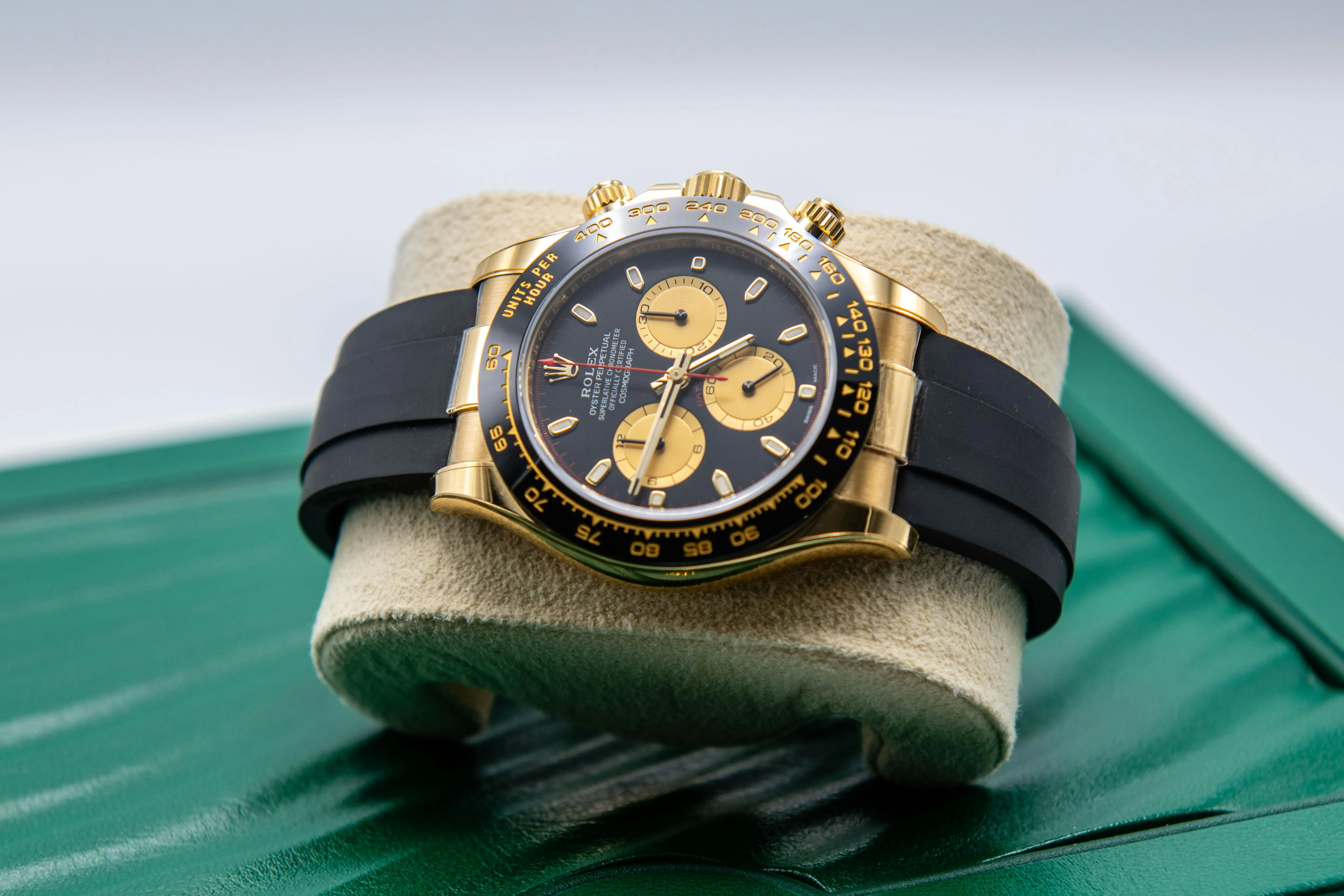 Rolex Daytona 116518LN 40mm Yellow gold Black