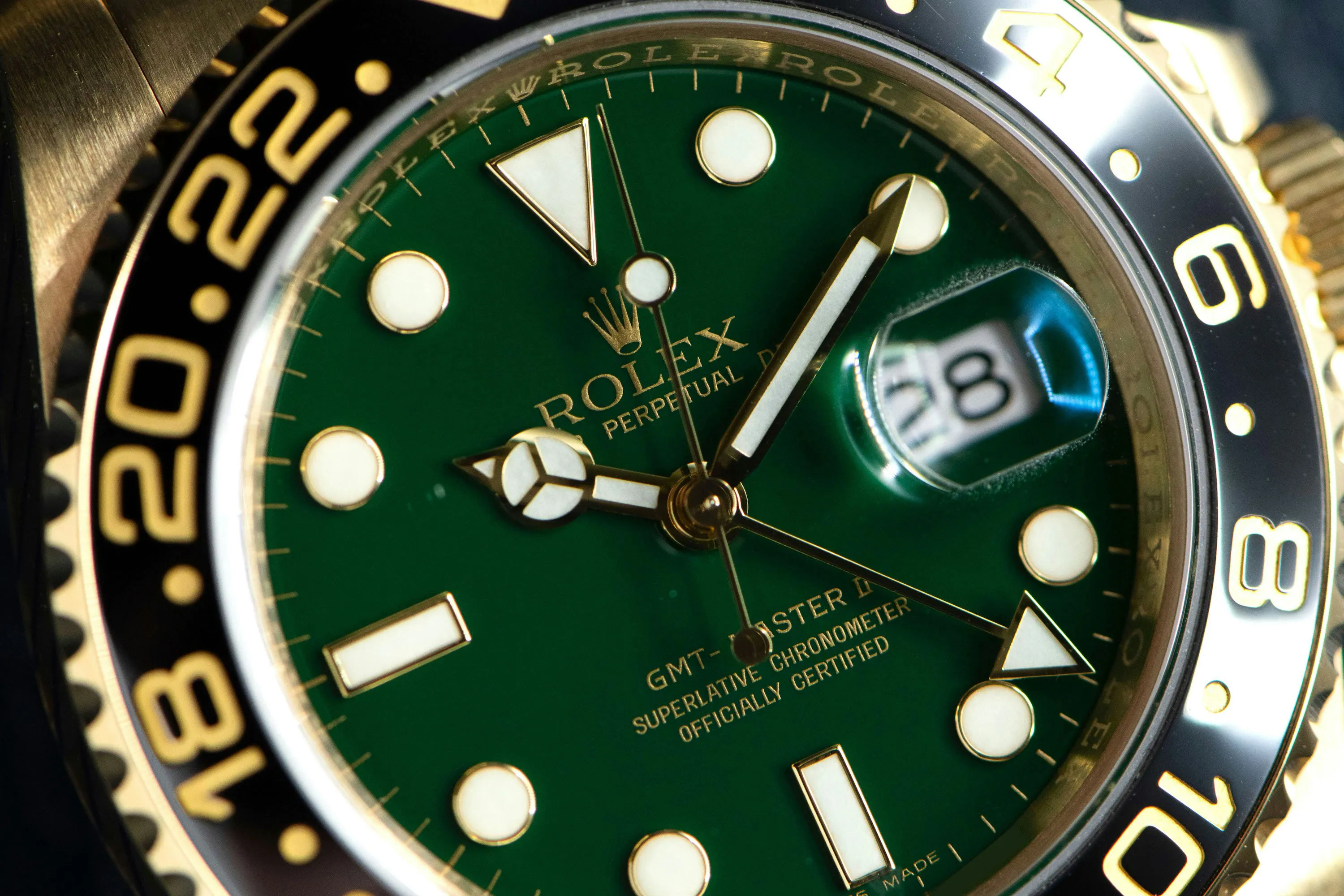 Rolex GMT-Master II 116718LN 40mm Yellow gold Green 3