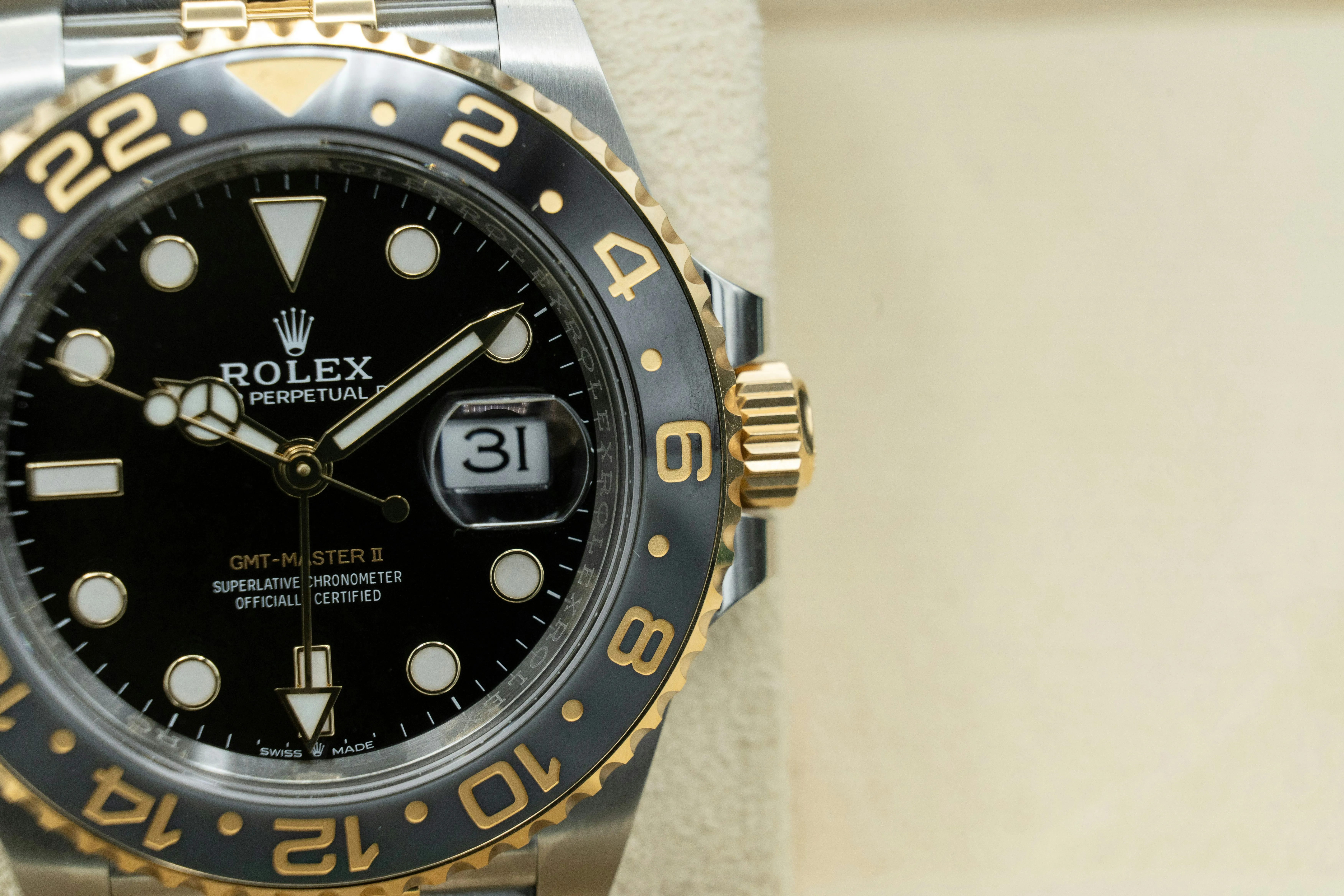 Rolex GMT-Master II 126713GRNR 40mm Yellow gold and Stainless steel Black 2