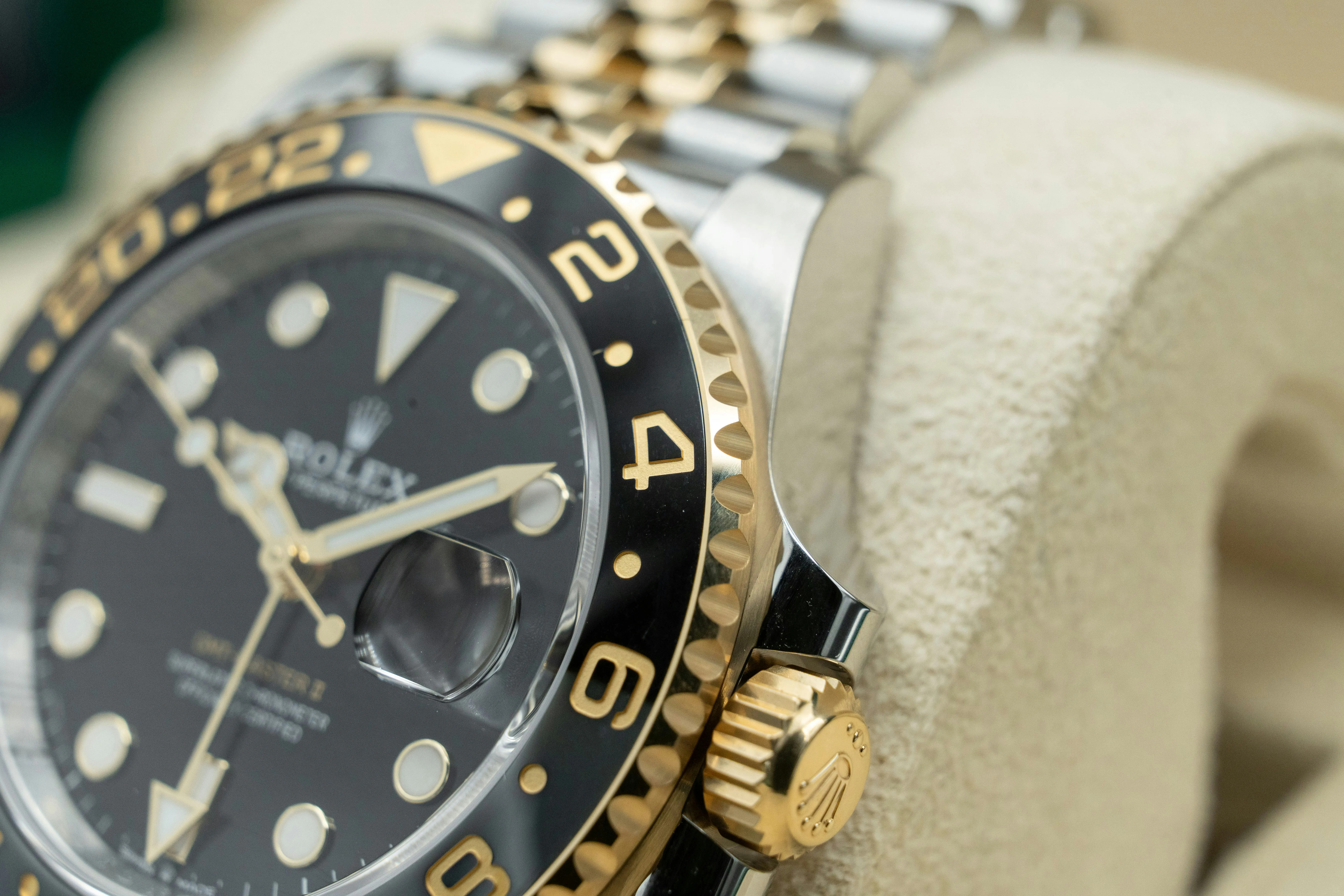 Rolex GMT-Master II 126713GRNR 40mm Yellow gold and Stainless steel Black 4