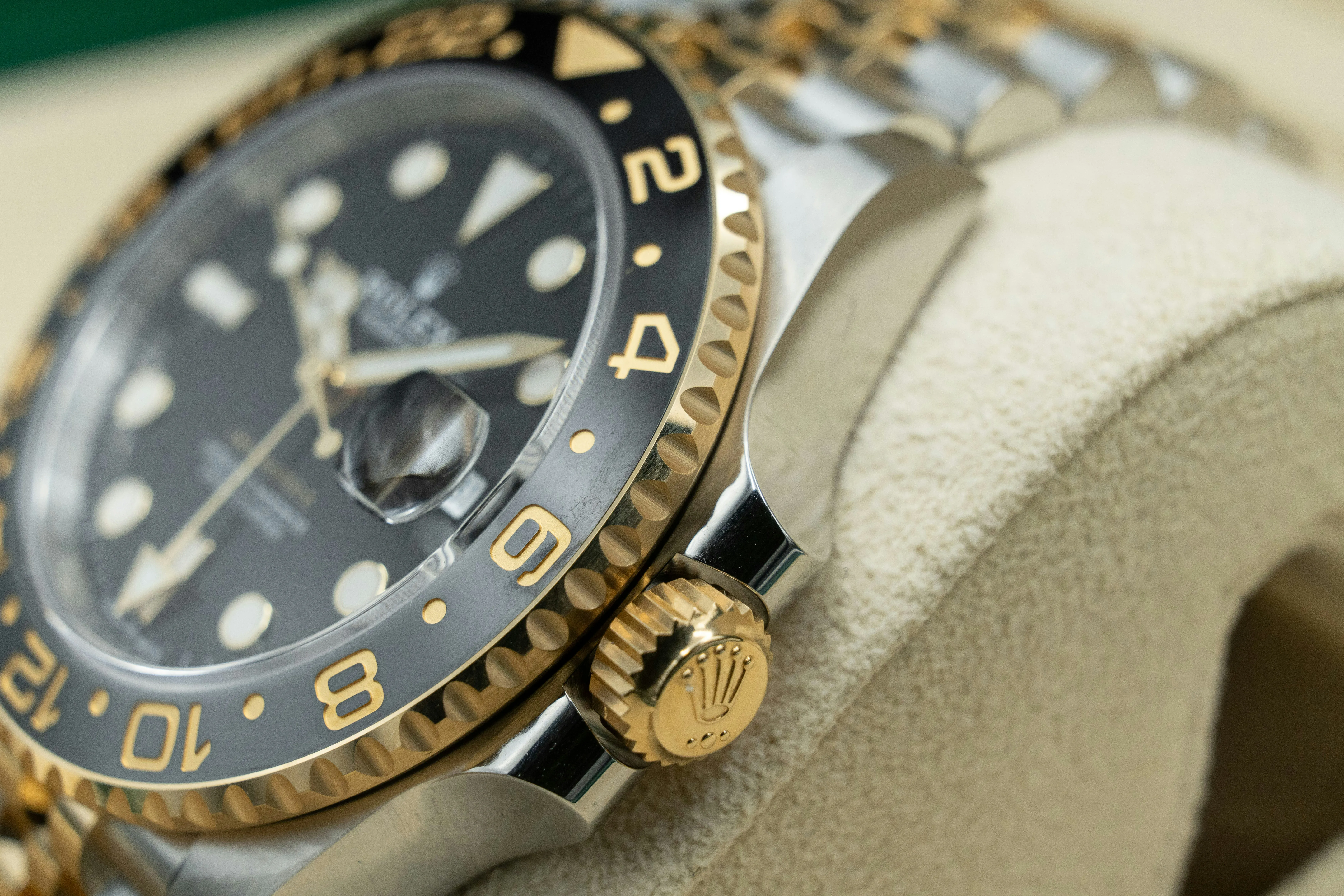 Rolex GMT-Master II 126713GRNR 40mm Yellow gold and Stainless steel Black 8