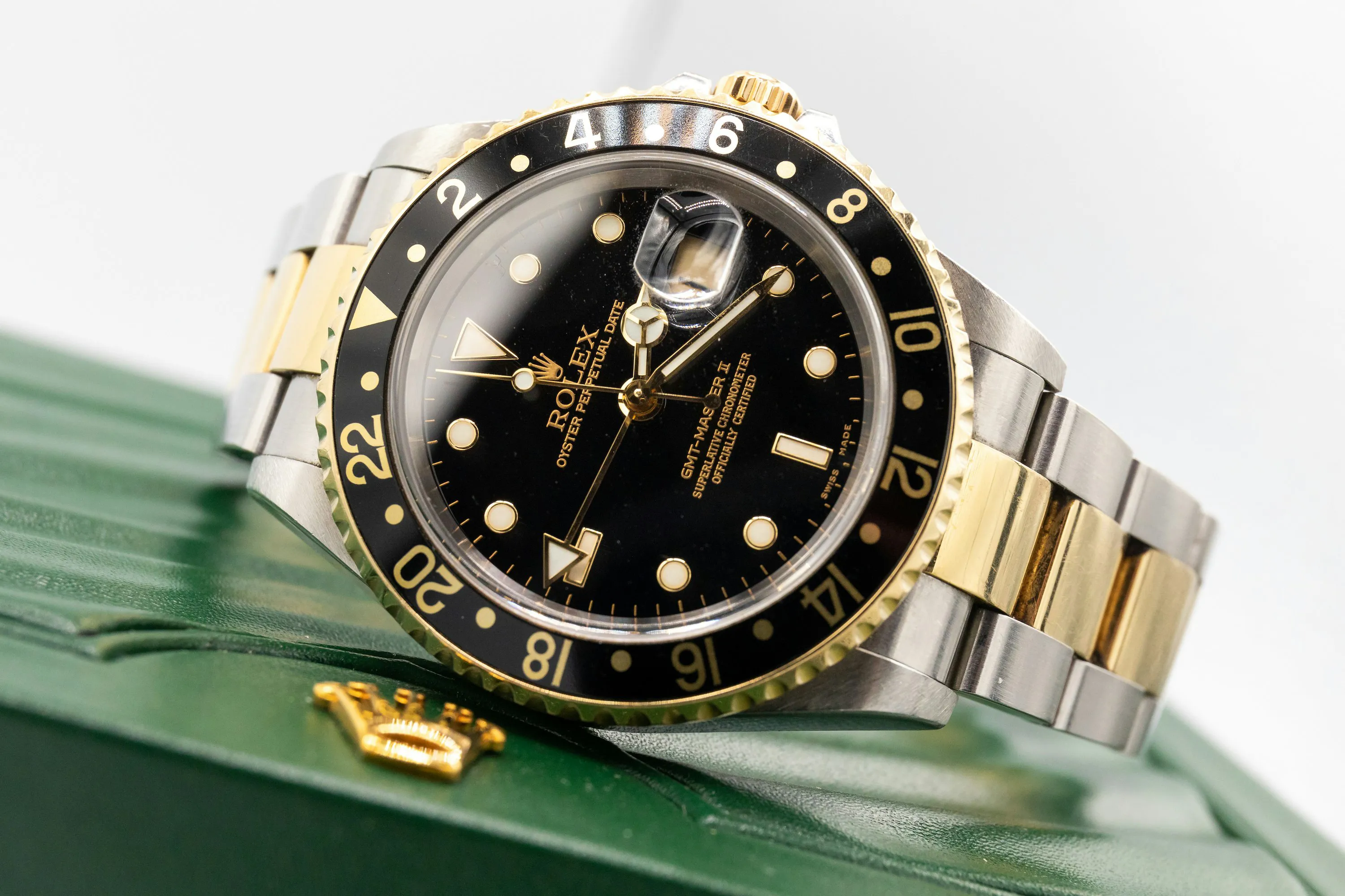 Rolex GMT-Master II 16713 40mm Yellow gold and Stainless steel Black