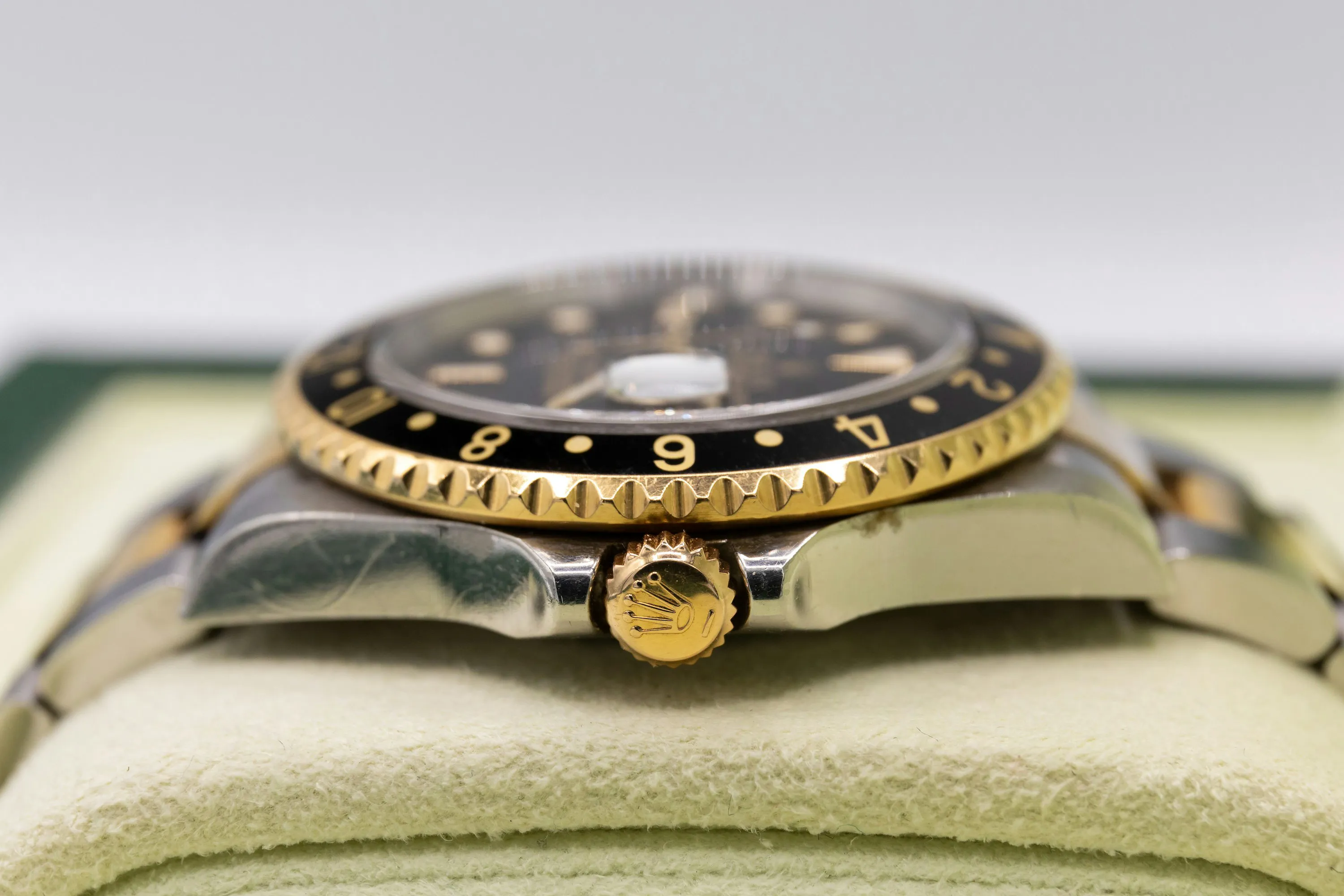 Rolex GMT-Master II 16713 40mm Yellow gold and Stainless steel Black 10