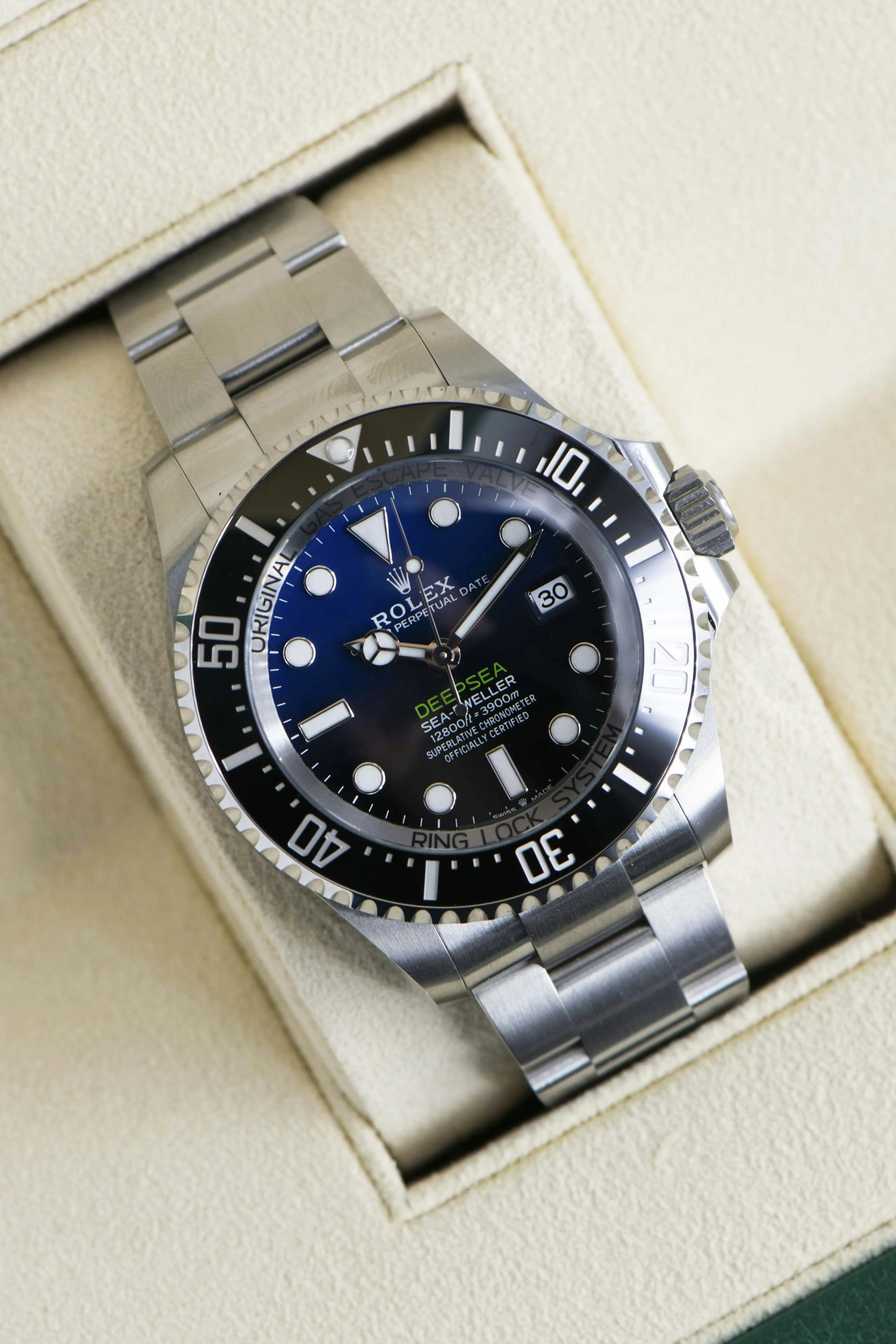 Rolex Sea-Dweller Deepsea 136660 44mm Stainless steel Blue 4