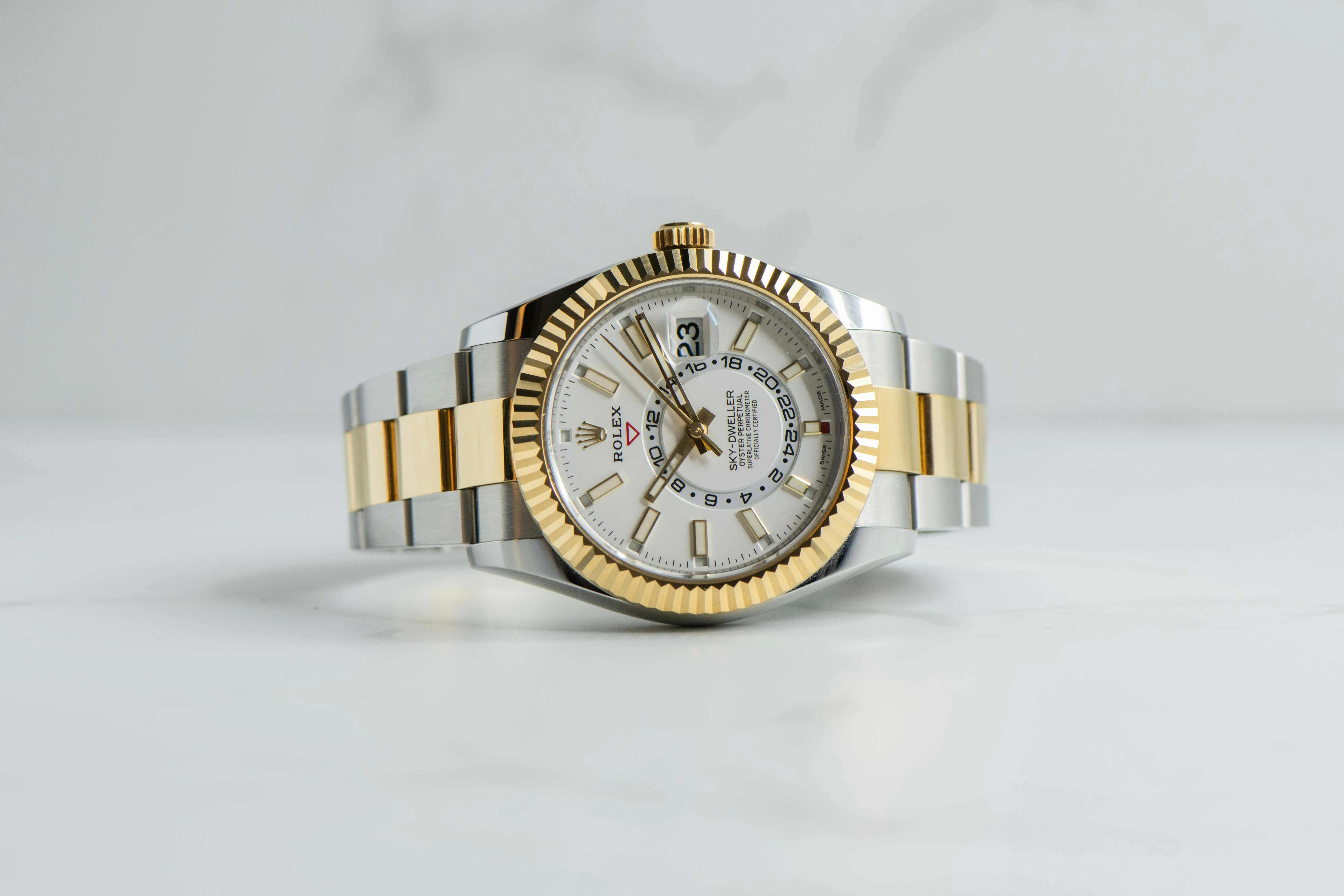 Rolex Sky-Dweller 362933 42mm Yellow gold and Stainless steel White