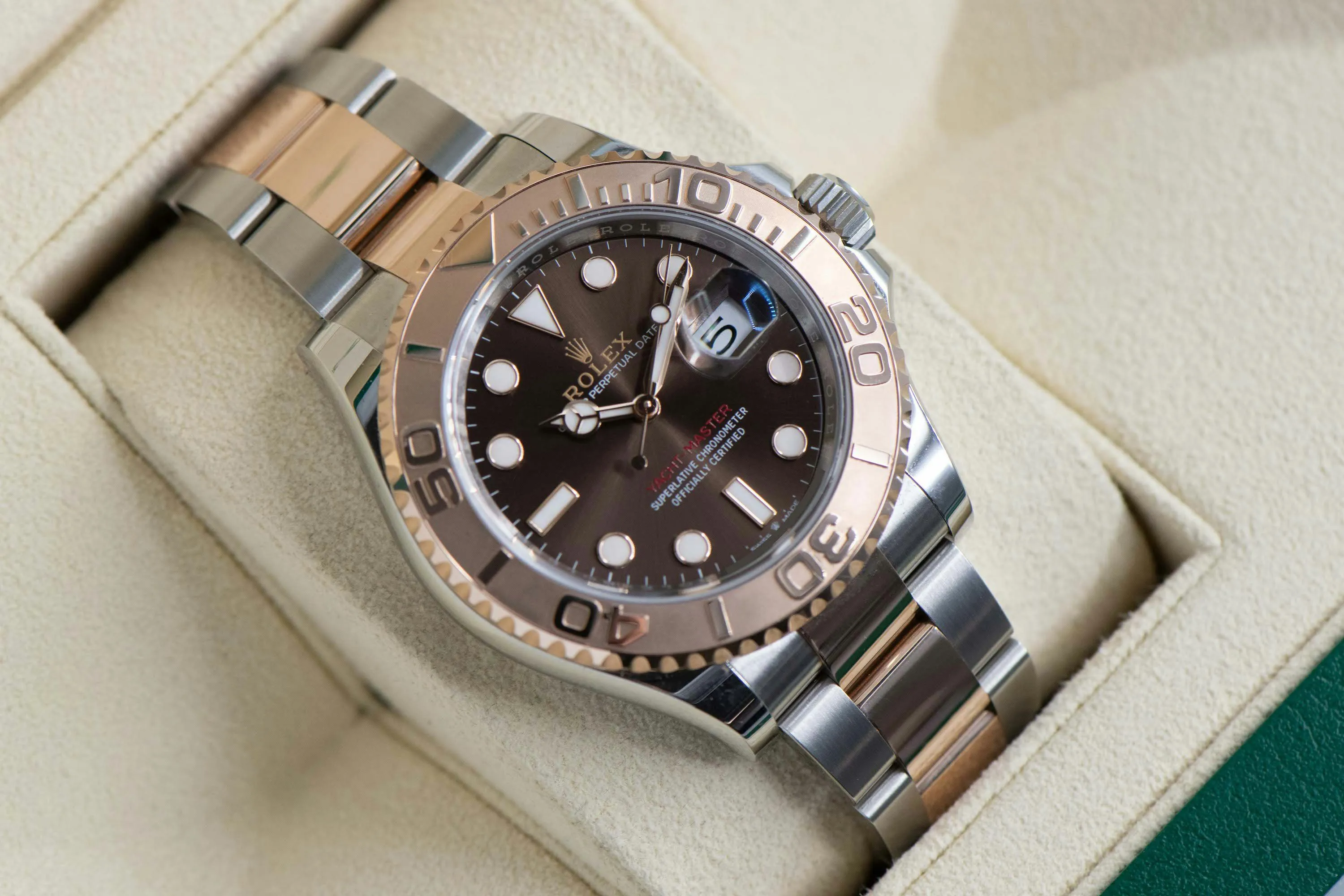 Rolex Yacht-Master 40 126621 40mm Rose gold and Stainless steel Chocolate