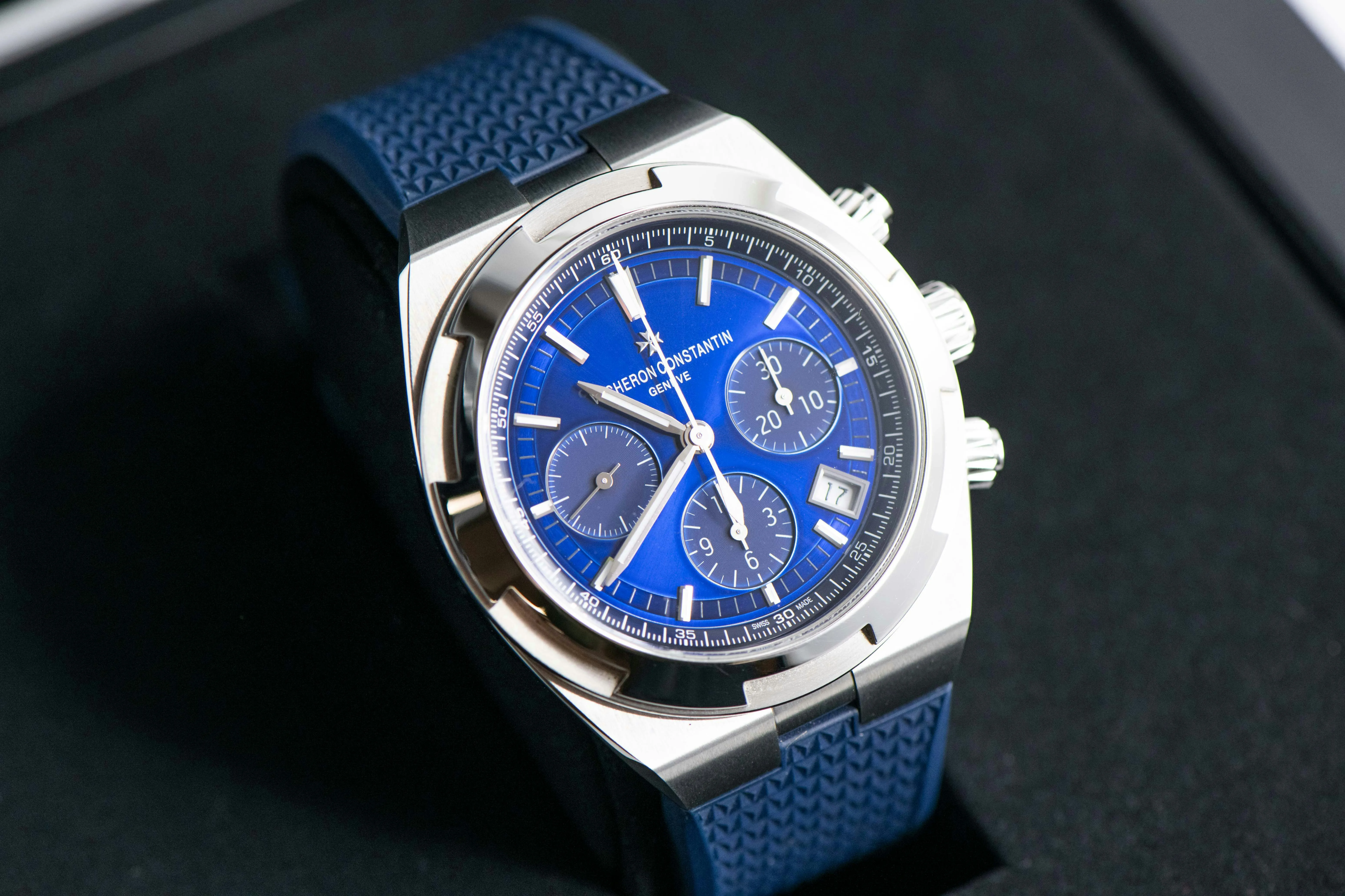 Vacheron Constantin Overseas Chronograph 5500V/110A-B148 42.5mm Stainless steel Blue 4