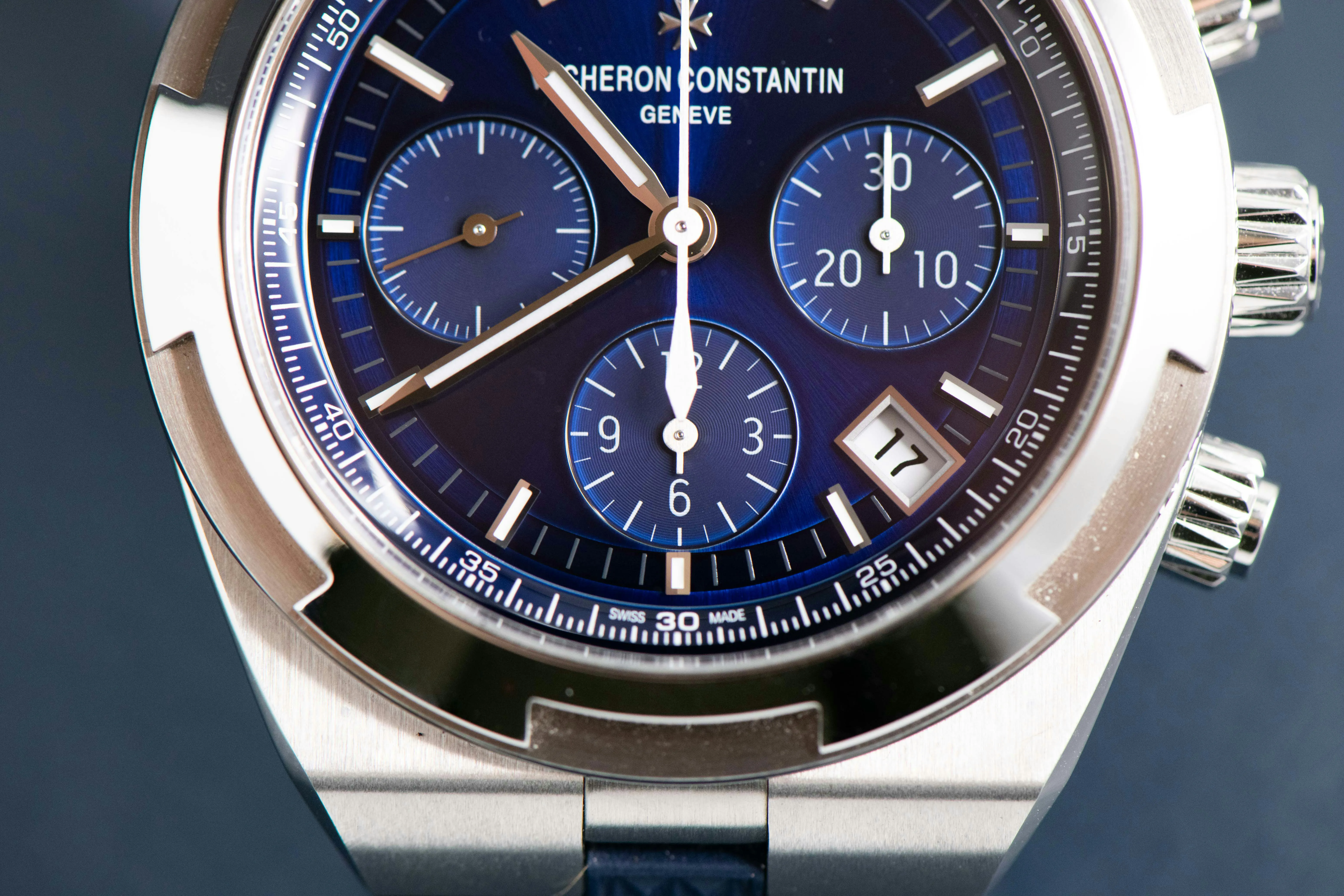 Vacheron Constantin Overseas Chronograph 5500V/110A-B148 42.5mm Stainless steel Blue 9