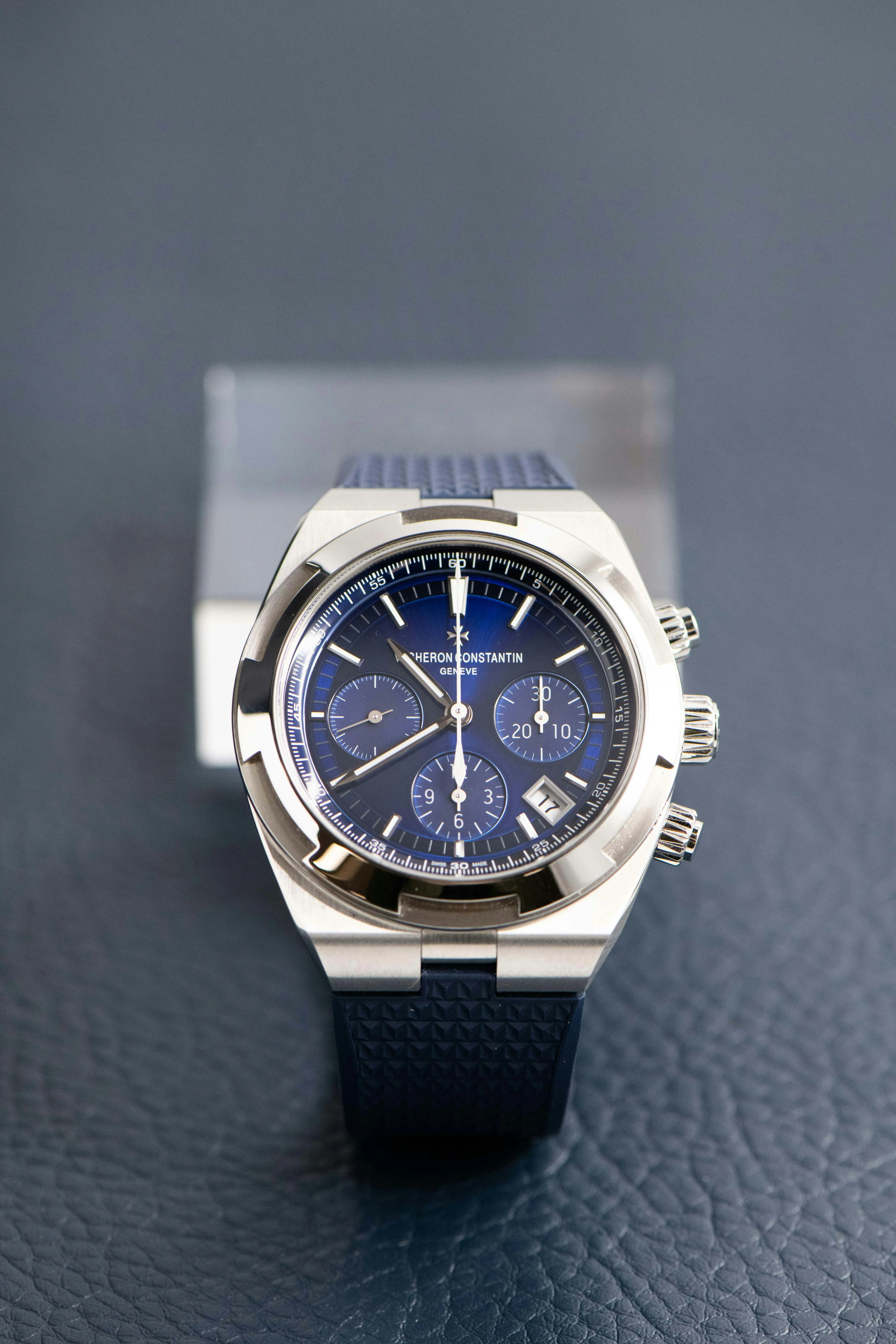 Vacheron Constantin Overseas Chronograph 5500V/110A-B148 42.5mm Stainless steel Blue 11