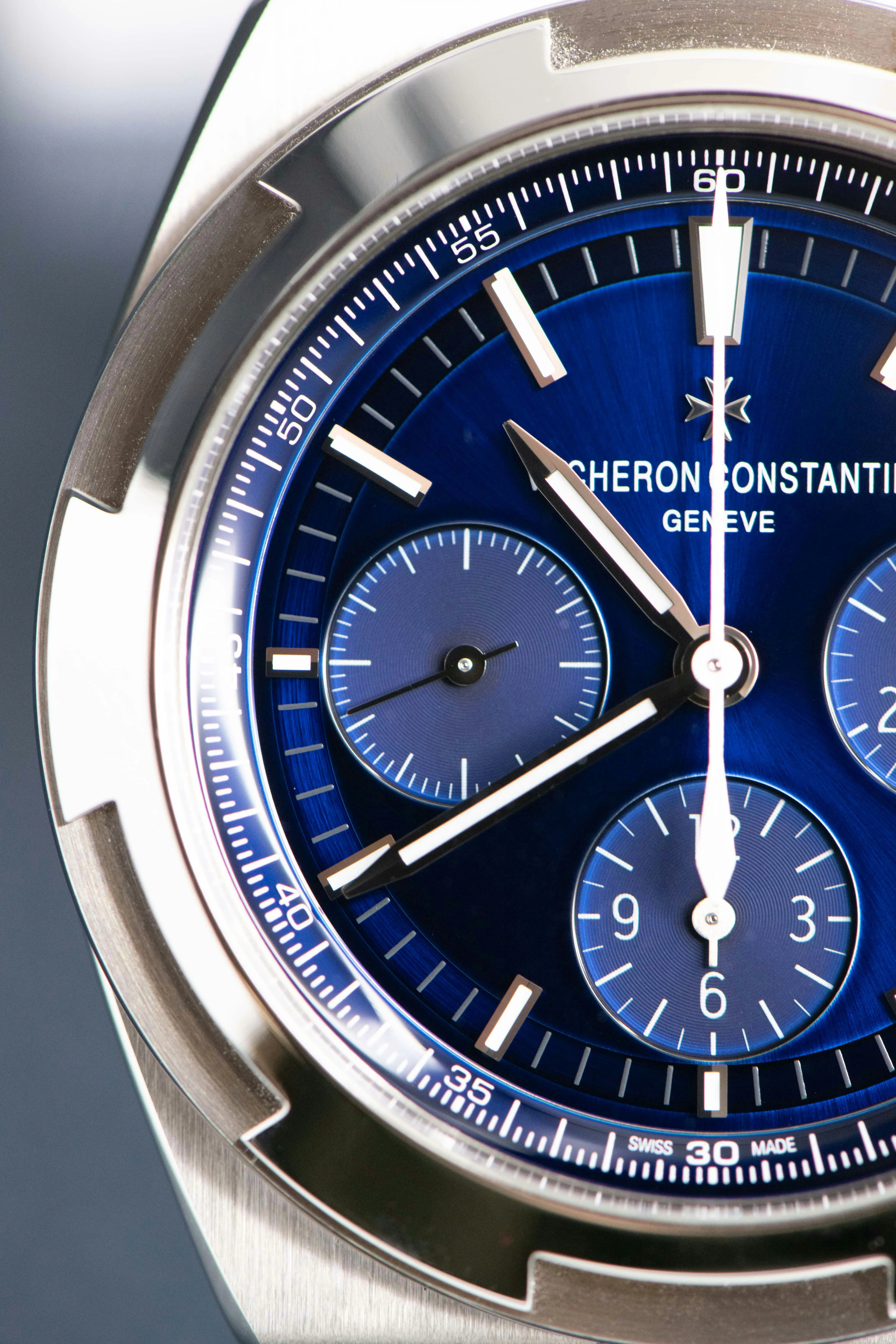 Vacheron Constantin Overseas Chronograph 5500V/110A-B148 42.5mm Stainless steel Blue 17