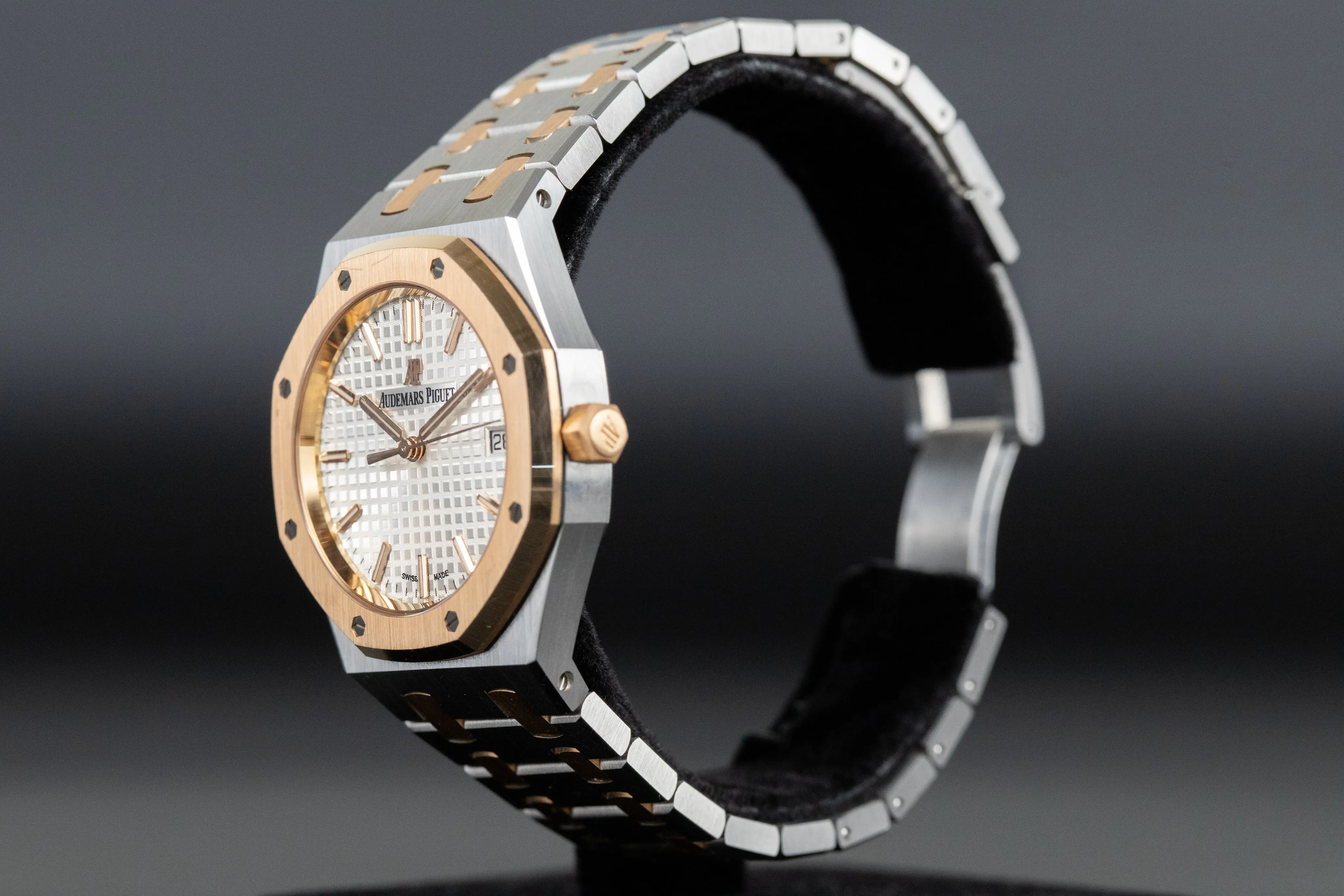 Audemars Piguet Royal Oak 77350SR 34mm Rose gold and Stainless steel White 1