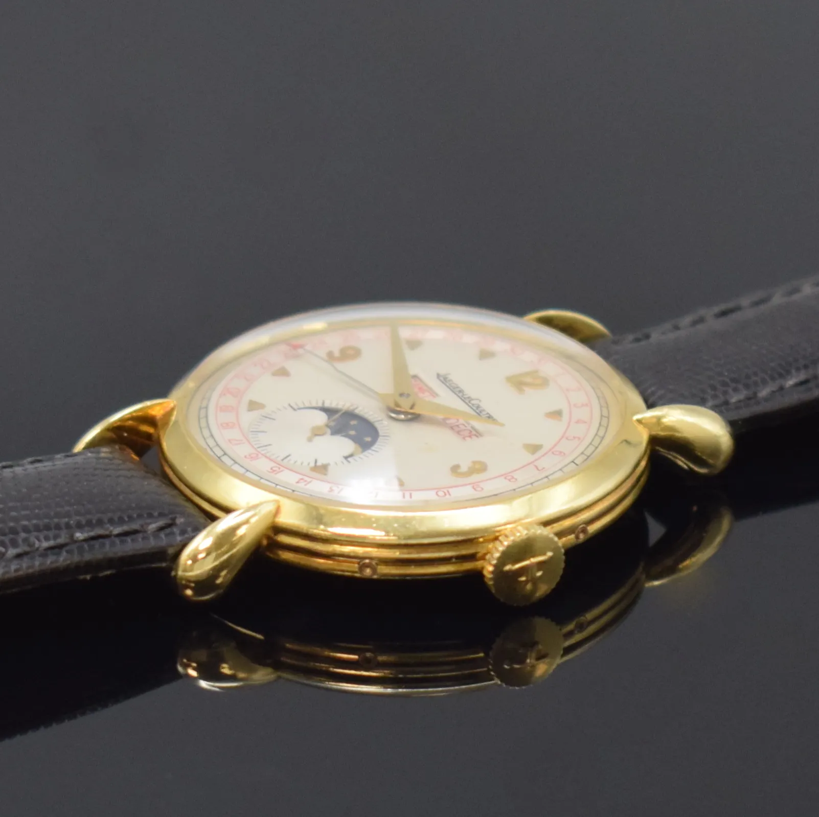 Jaeger-LeCoultre Triple Calendar 141.008.1 36mm Yellow gold Silver 2