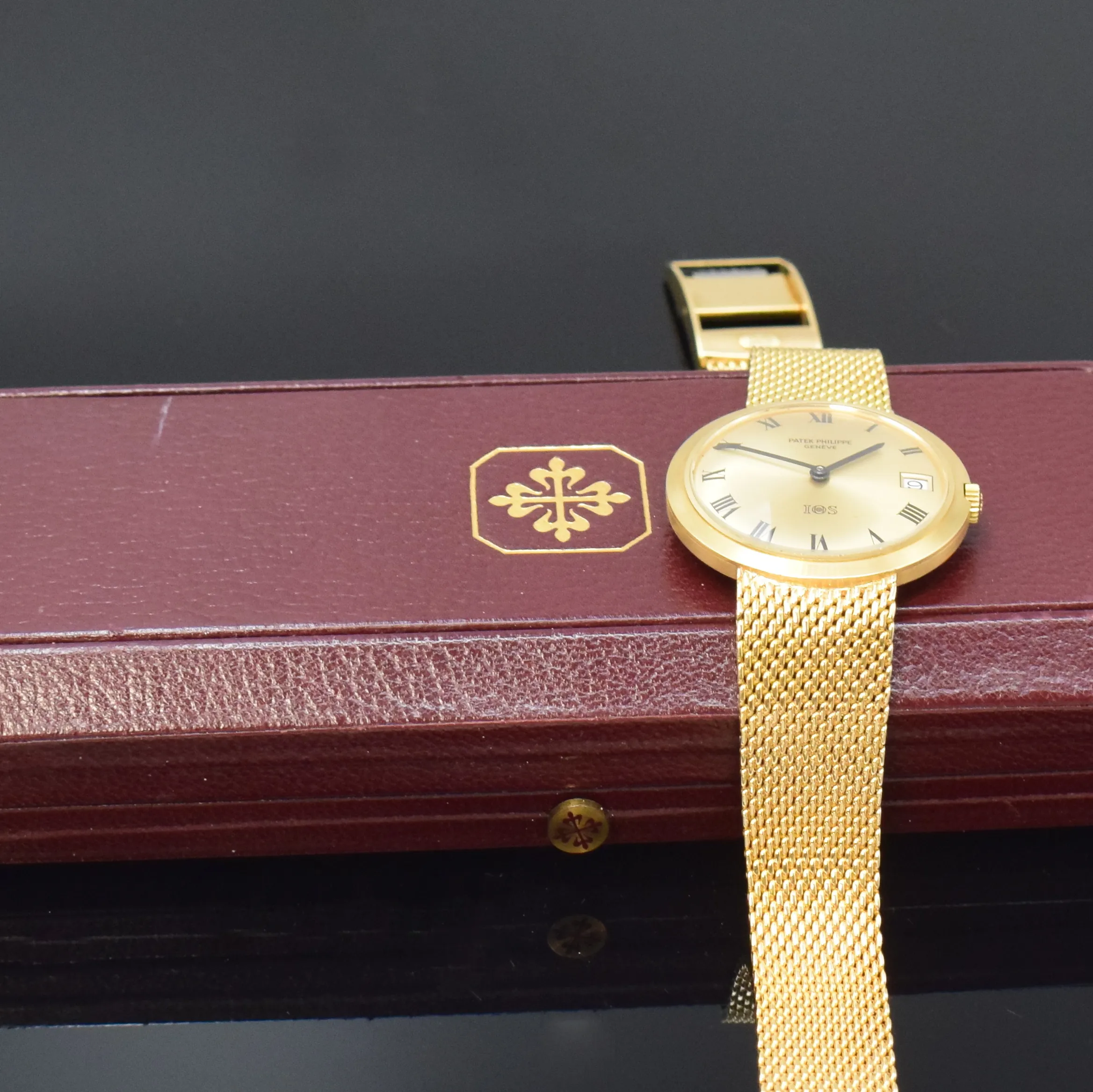 Patek Philippe Calatrava 3565/1 35mm Yellow gold Gold 9