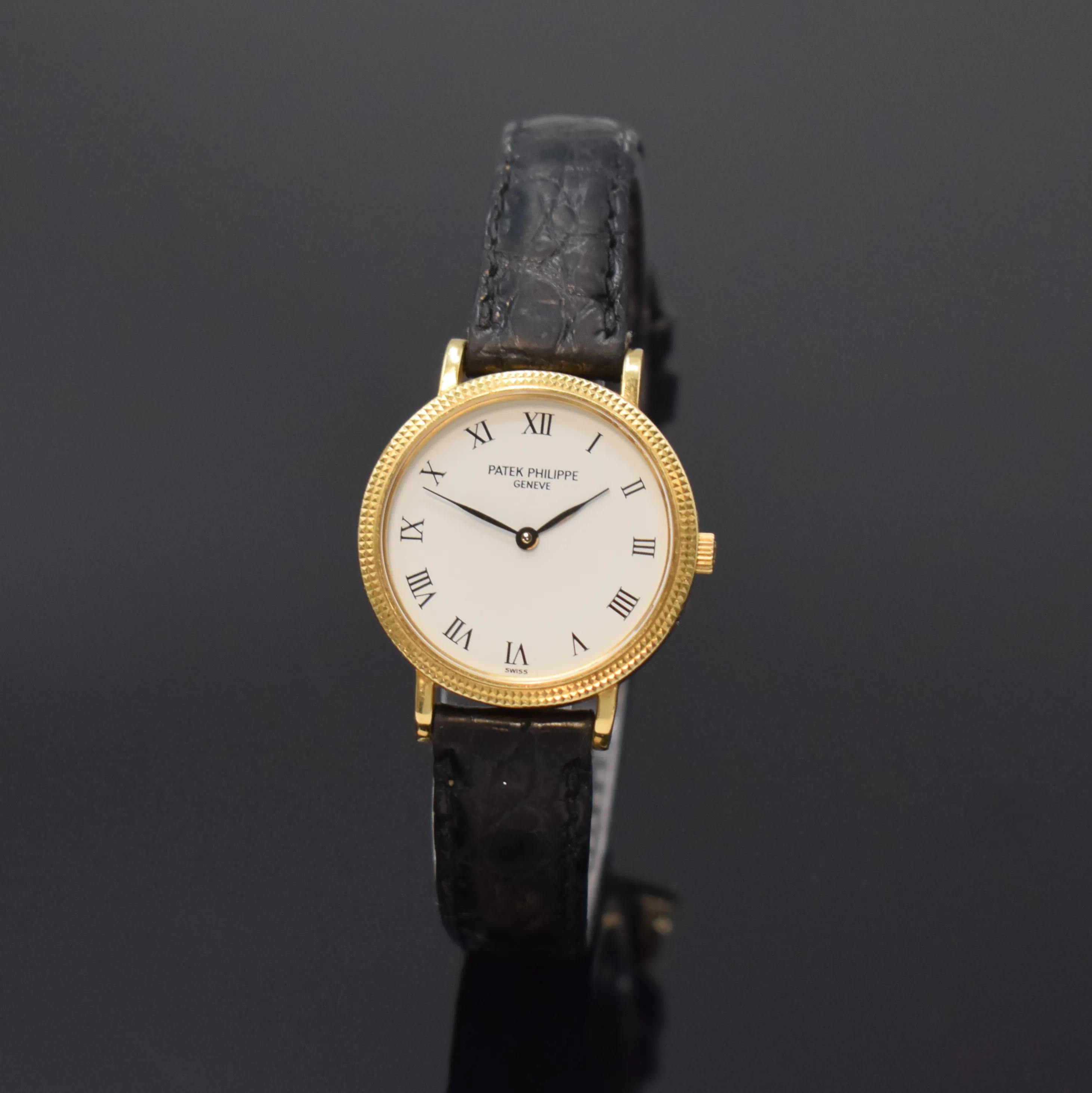 Patek Philippe Calatrava 4819 25mm Yellow gold White