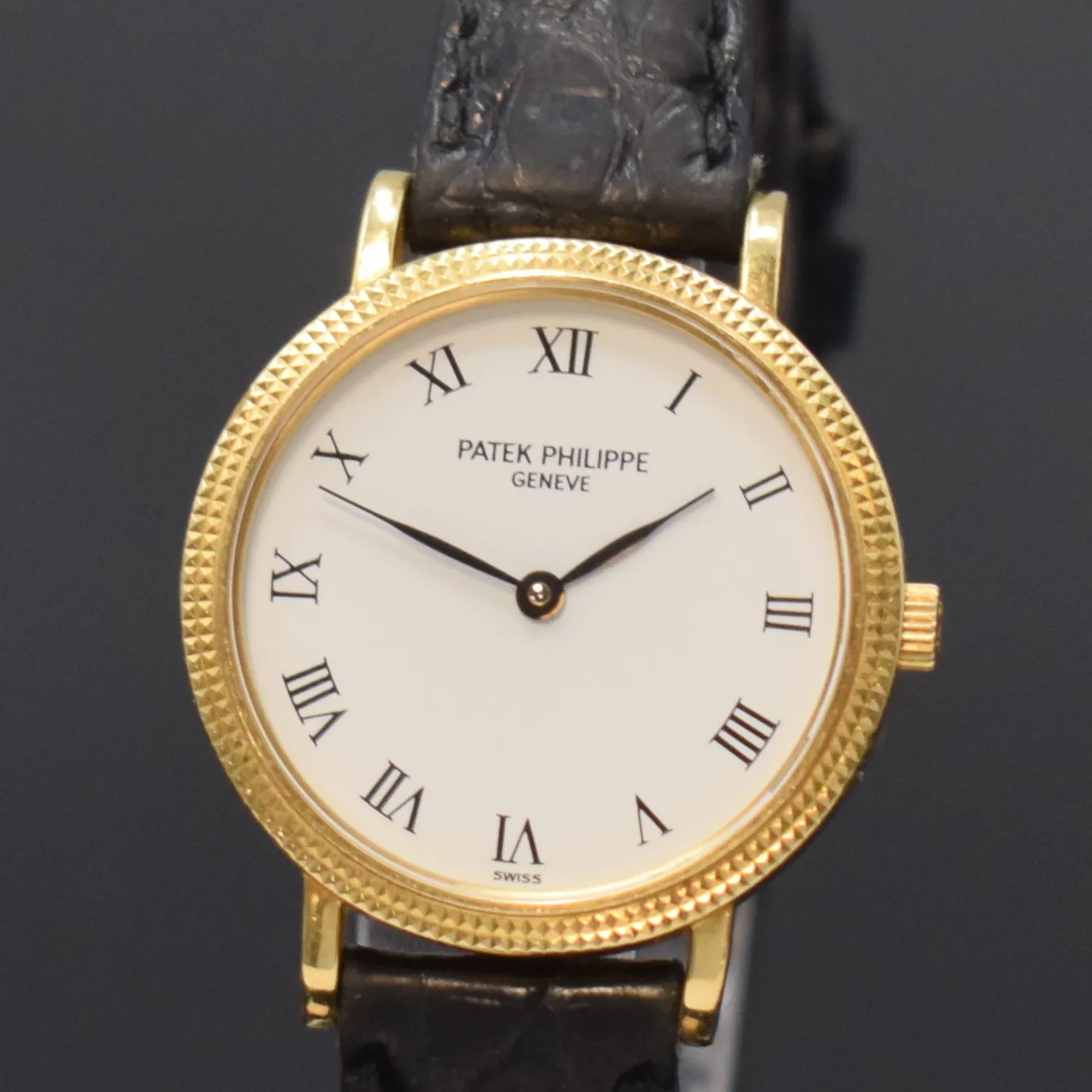 Patek Philippe Calatrava 4819 25mm Yellow gold White 1