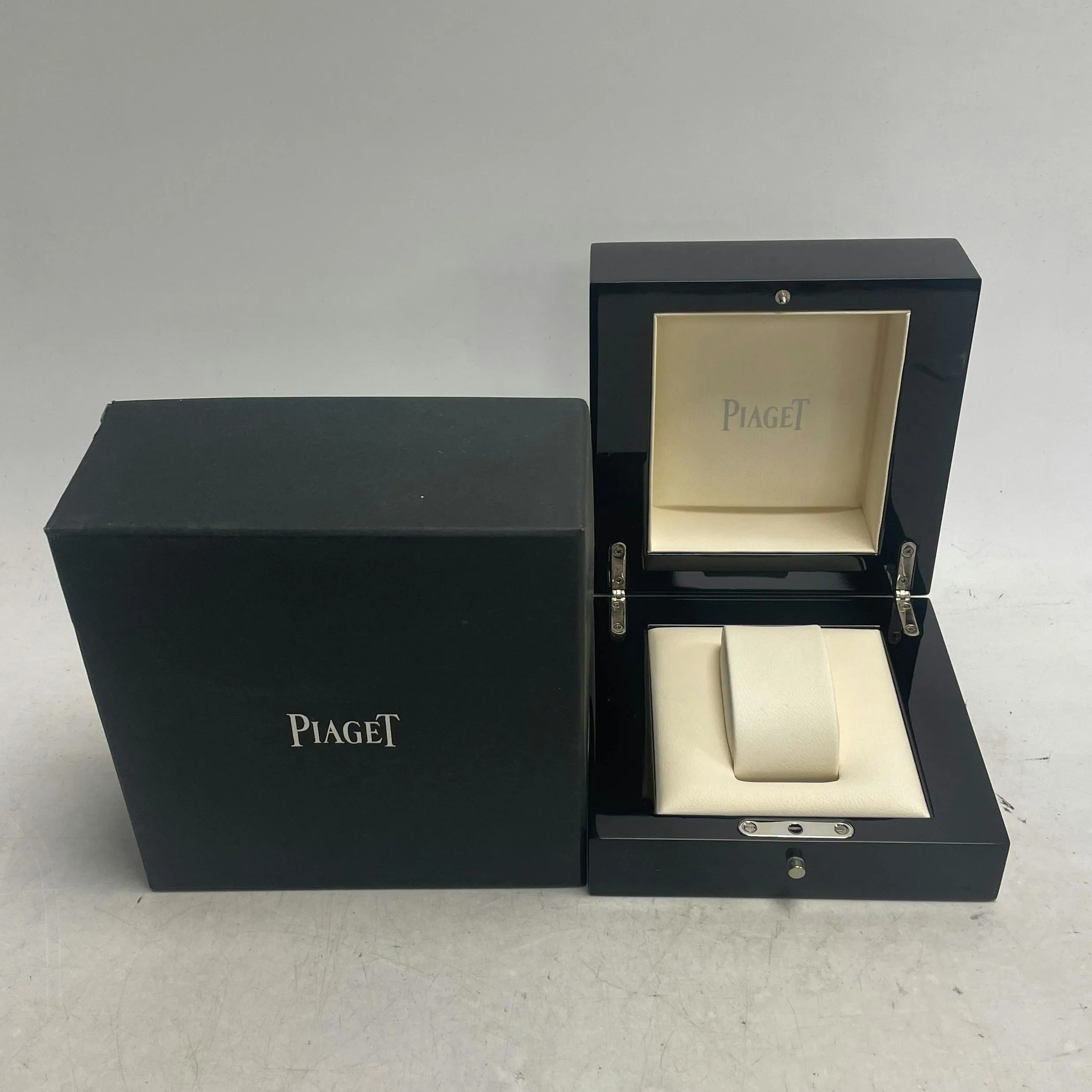 Piaget Vintage 937 25mm White gold Brown 4