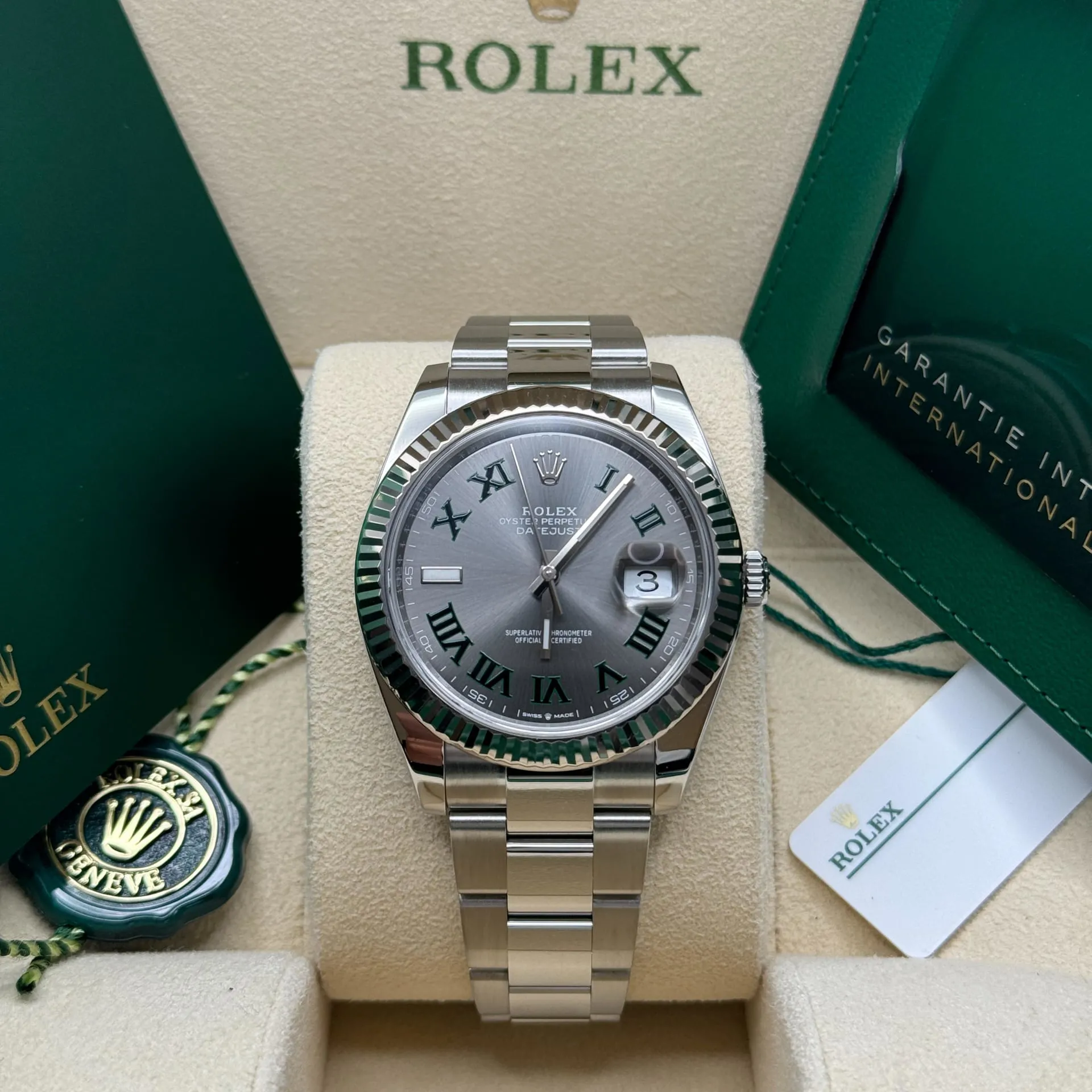 Rolex Datejust 41 126334-0021 41mm White gold and Oystersteel Gray