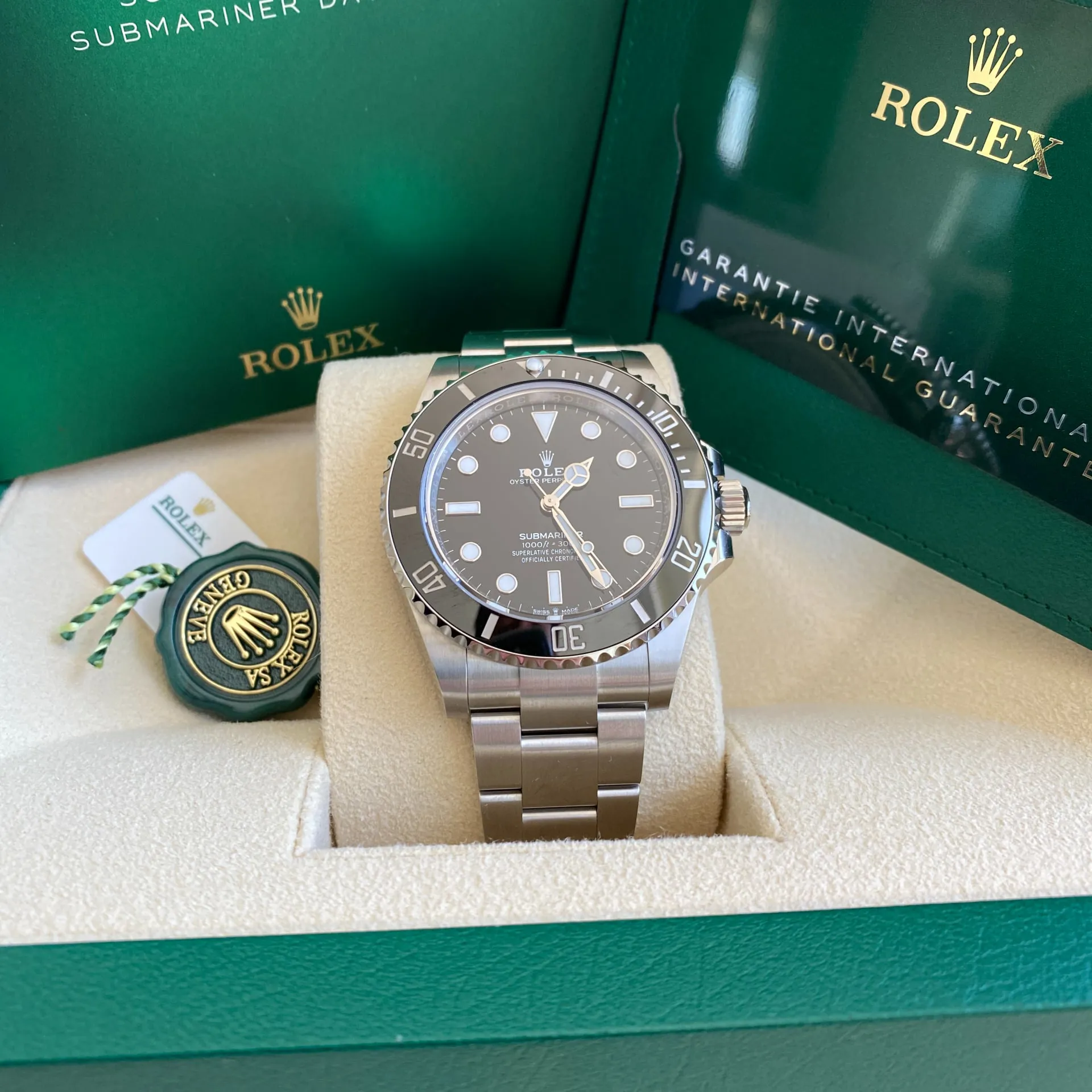 Rolex Submariner 124060-0001 41mm Oystersteel Black