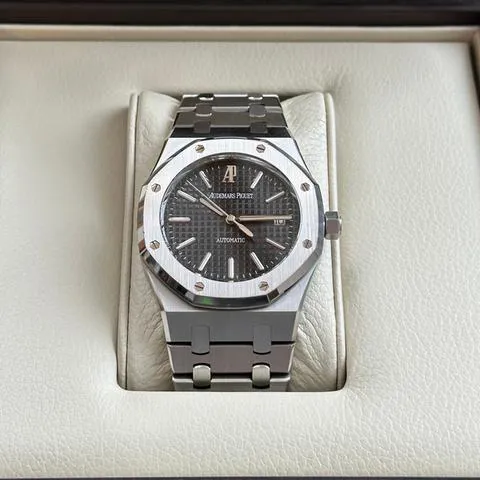 Audemars Piguet Royal Oak 15300ST.OO.1220ST.03 39mm Stainless steel Black