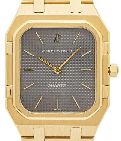 Audemars Piguet Royal Oak 6005BA 32mm Yellow gold Gray