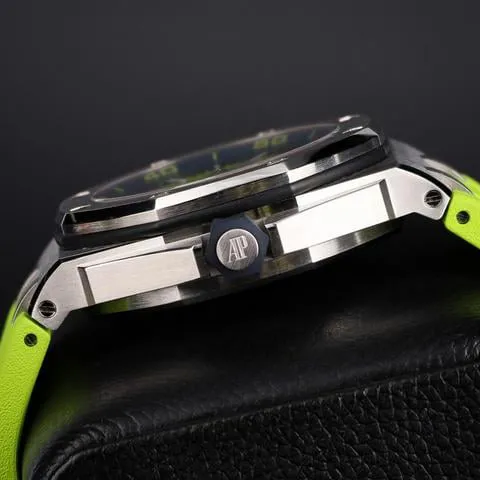 Audemars Piguet Royal Oak Offshore Diver 15710ST.OO.A038CA.01 42mm Stainless steel Green 8