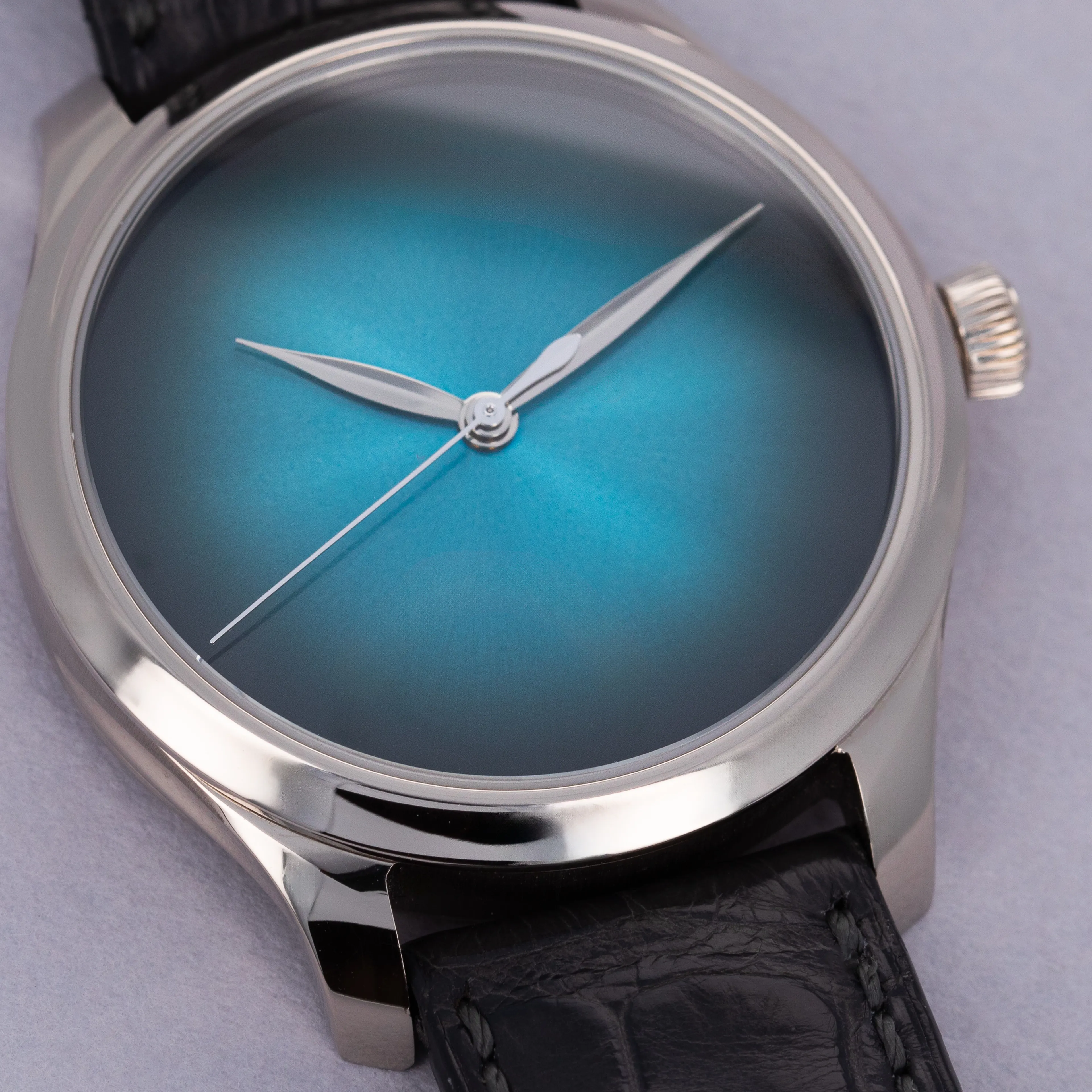 H. Moser & Cie. Endeavour 1200-026 40mm White gold Blue 1