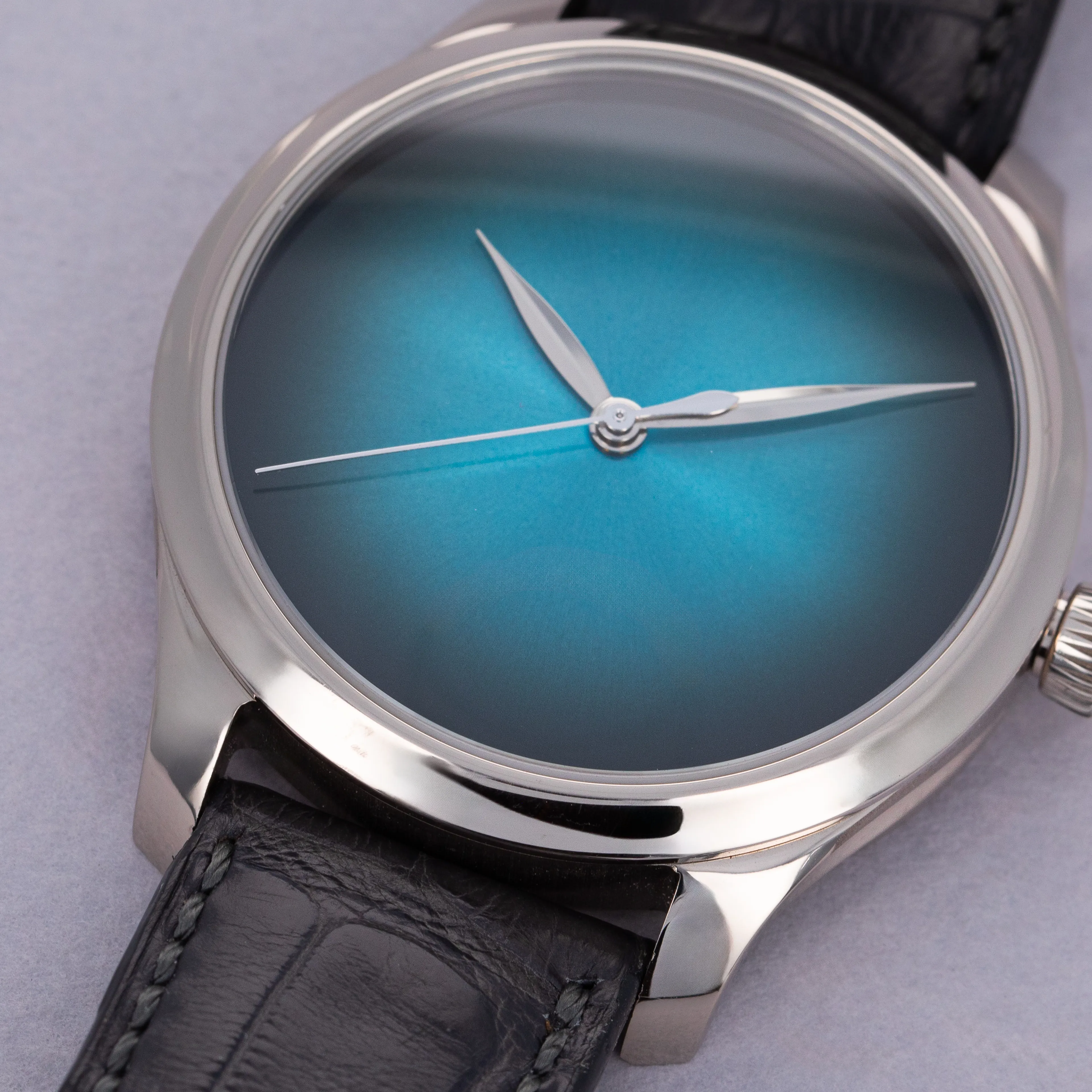 H. Moser & Cie. Endeavour 1200-026 40mm White gold Blue 2