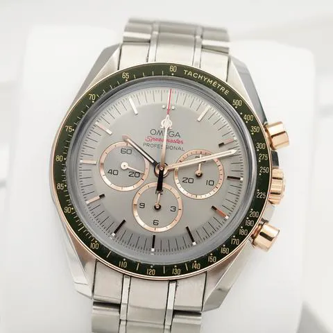 Omega Speedmaster Moon watch 522.20.42.30.06.001 42mm Yellow gold and stainless steel Gray