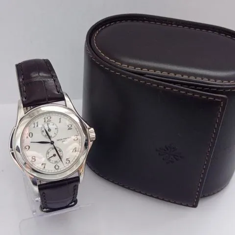 Patek Philippe Calatrava 5134G-001 37mm White gold White