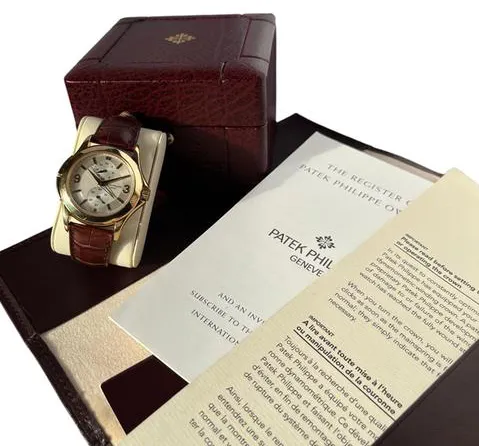 Patek Philippe Calatrava 5134J 37mm Yellow gold Silver 9