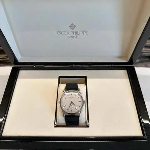 Patek Philippe Calatrava 5196G-001 37mm White gold Silver