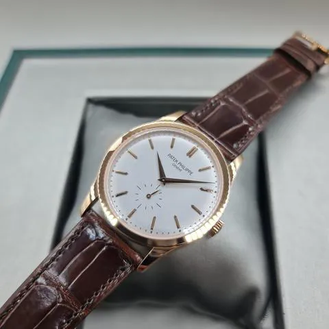 Patek Philippe Calatrava 5196R 37mm Rose gold Silver