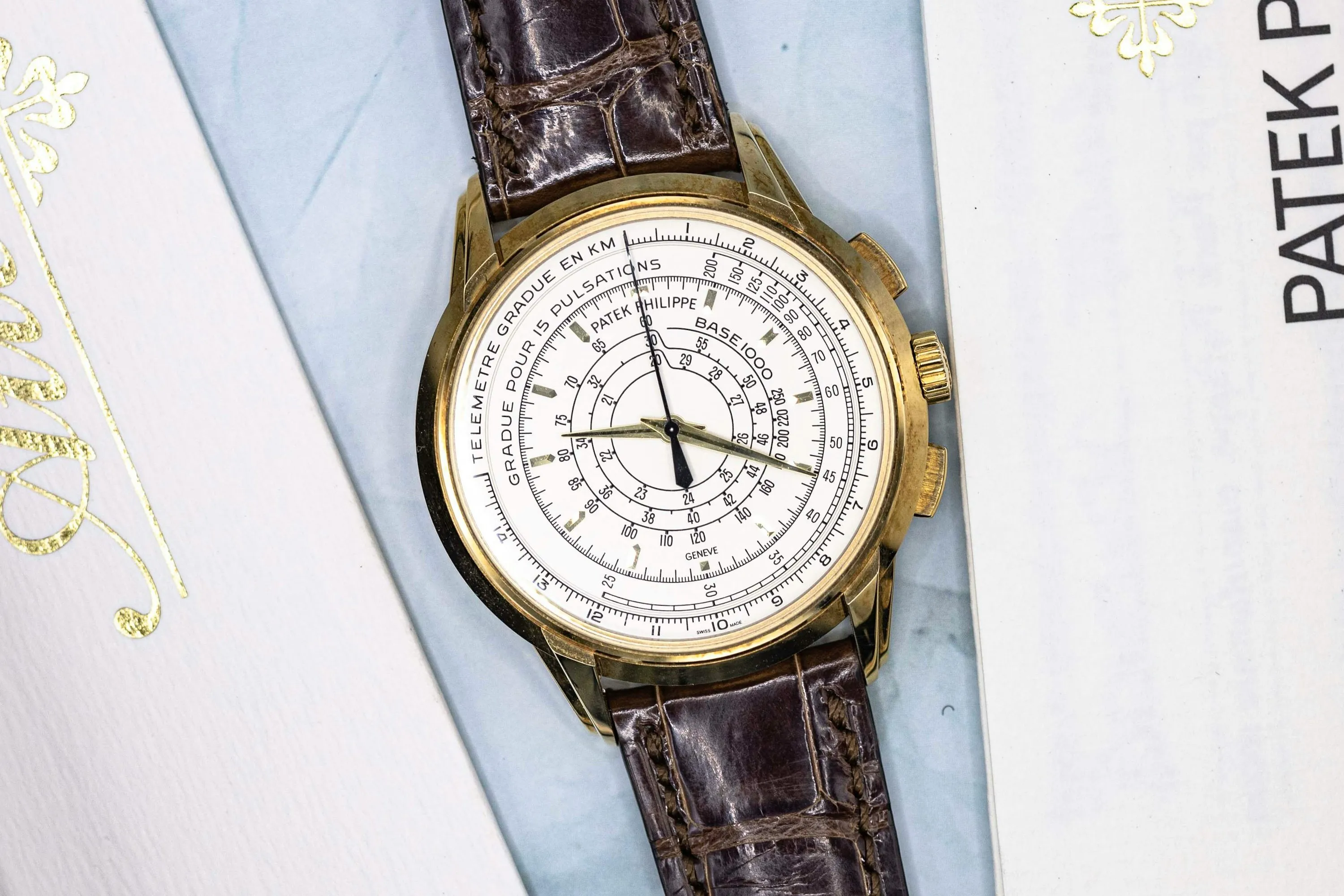 Patek Philippe Multi-Scale Chronograph 5975J 40mm Yellow gold Silver