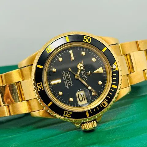 Rolex Submariner 1680 40mm Yellow gold Black