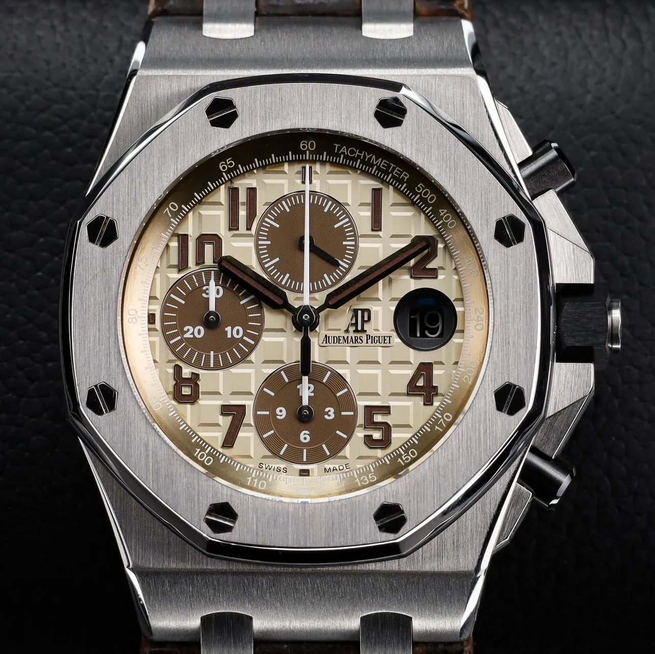 Audemars Piguet Royal Oak Offshore 26470ST.OO.A801CR.01 42mm Stainless steel Beige