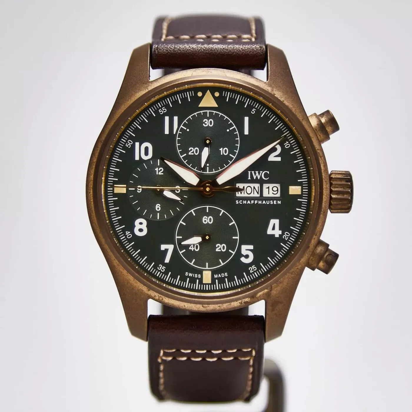 IWC Pilot IW387902 41mm Titanium Green