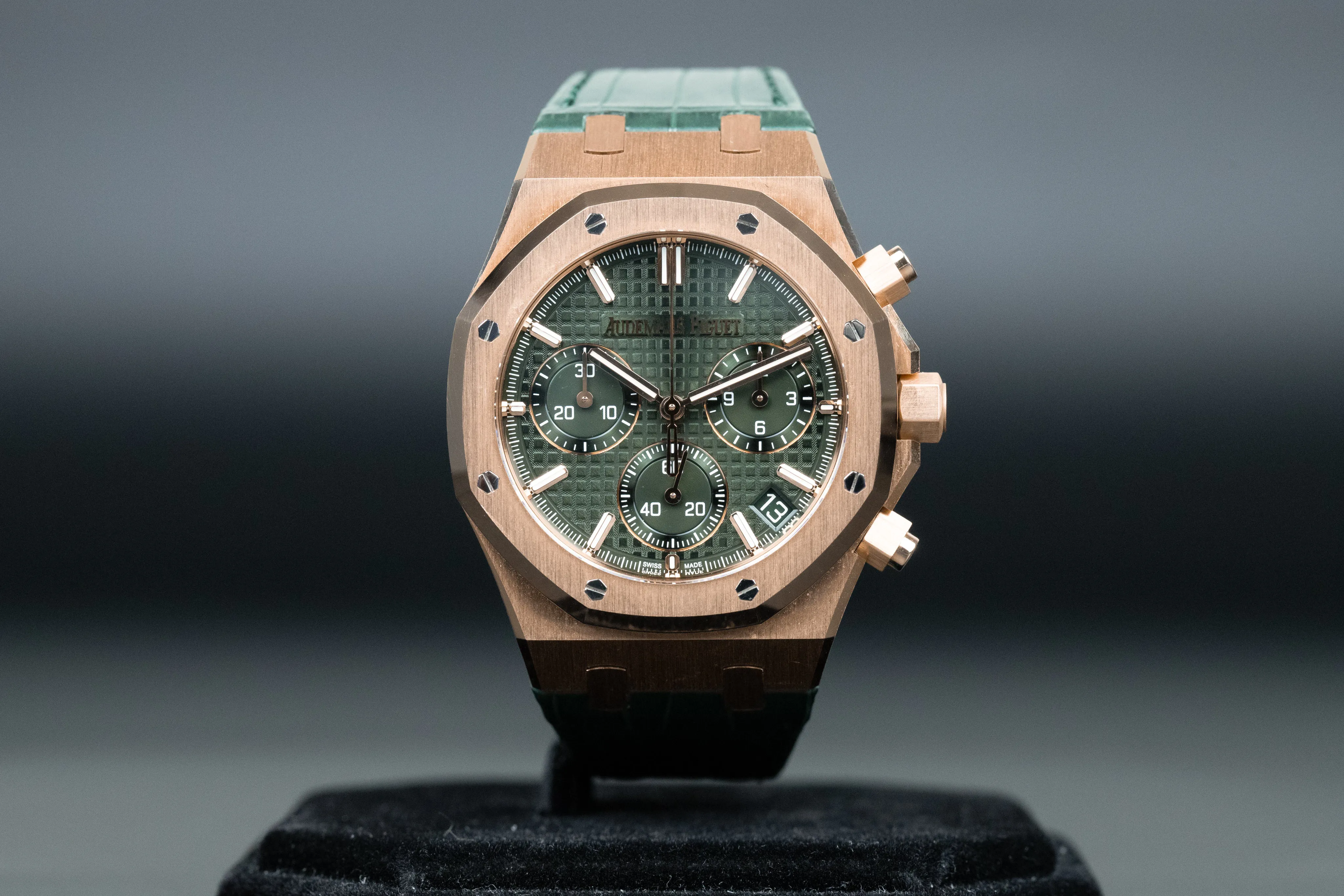 Audemars Piguet Royal Oak 26240OR 41mm Rose gold Green