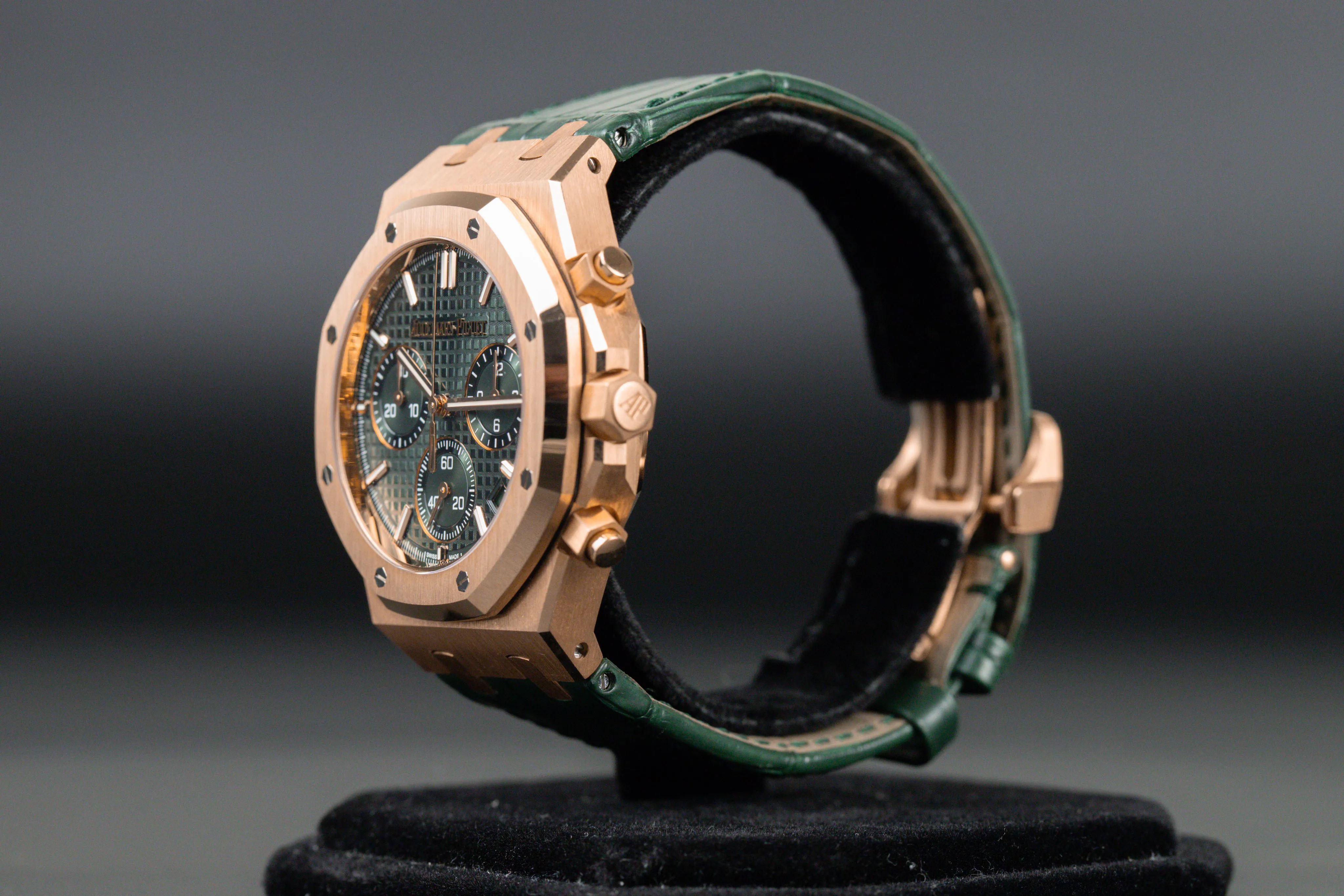 Audemars Piguet Royal Oak 26240OR 41mm Rose gold Green 1