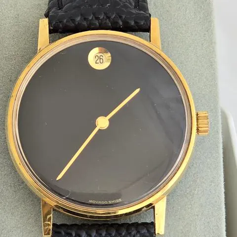 Movado Museum 32mm Yellow gold Black